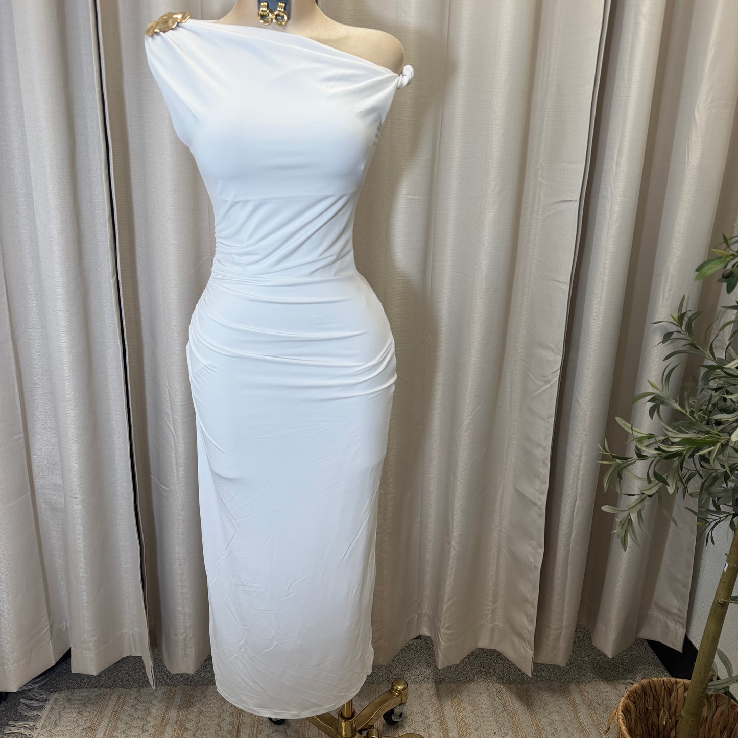 Asymmetric shoulder Gold Detail-White