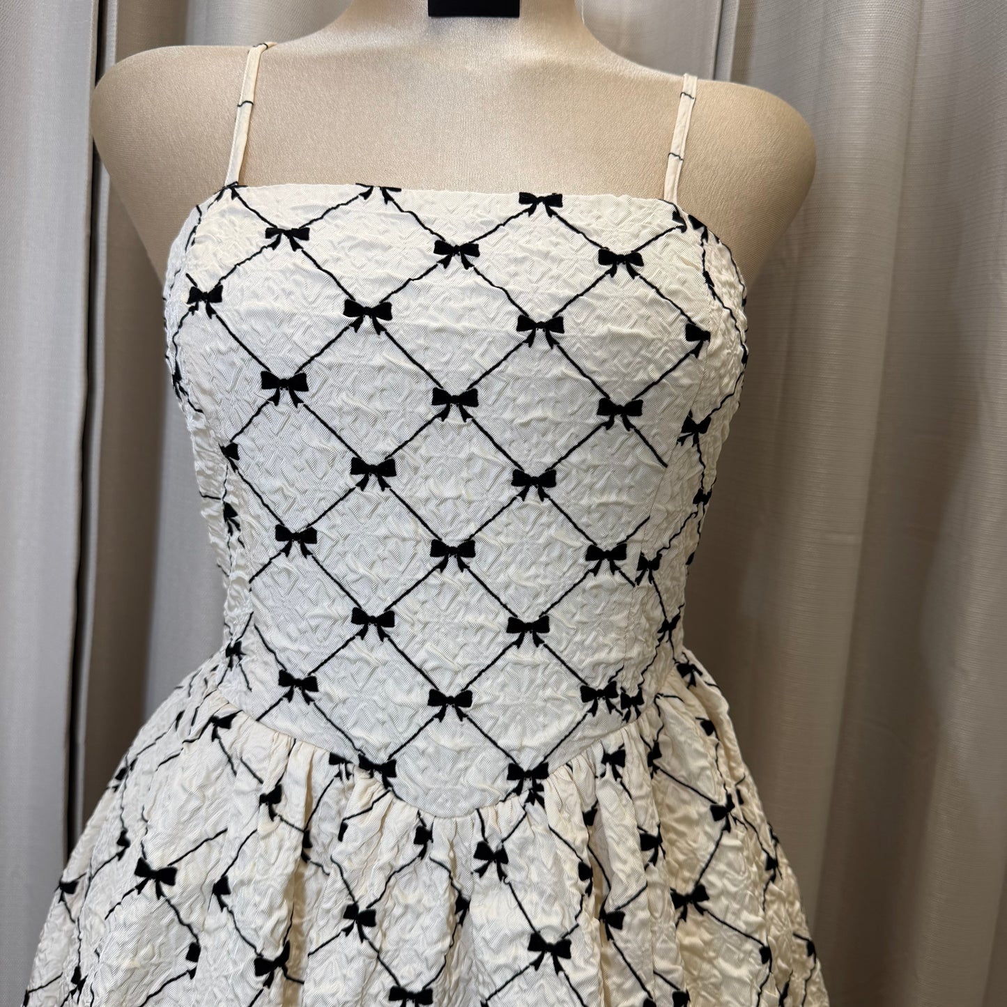 Bow print square neck Maxi Dress with pockets -Black/white