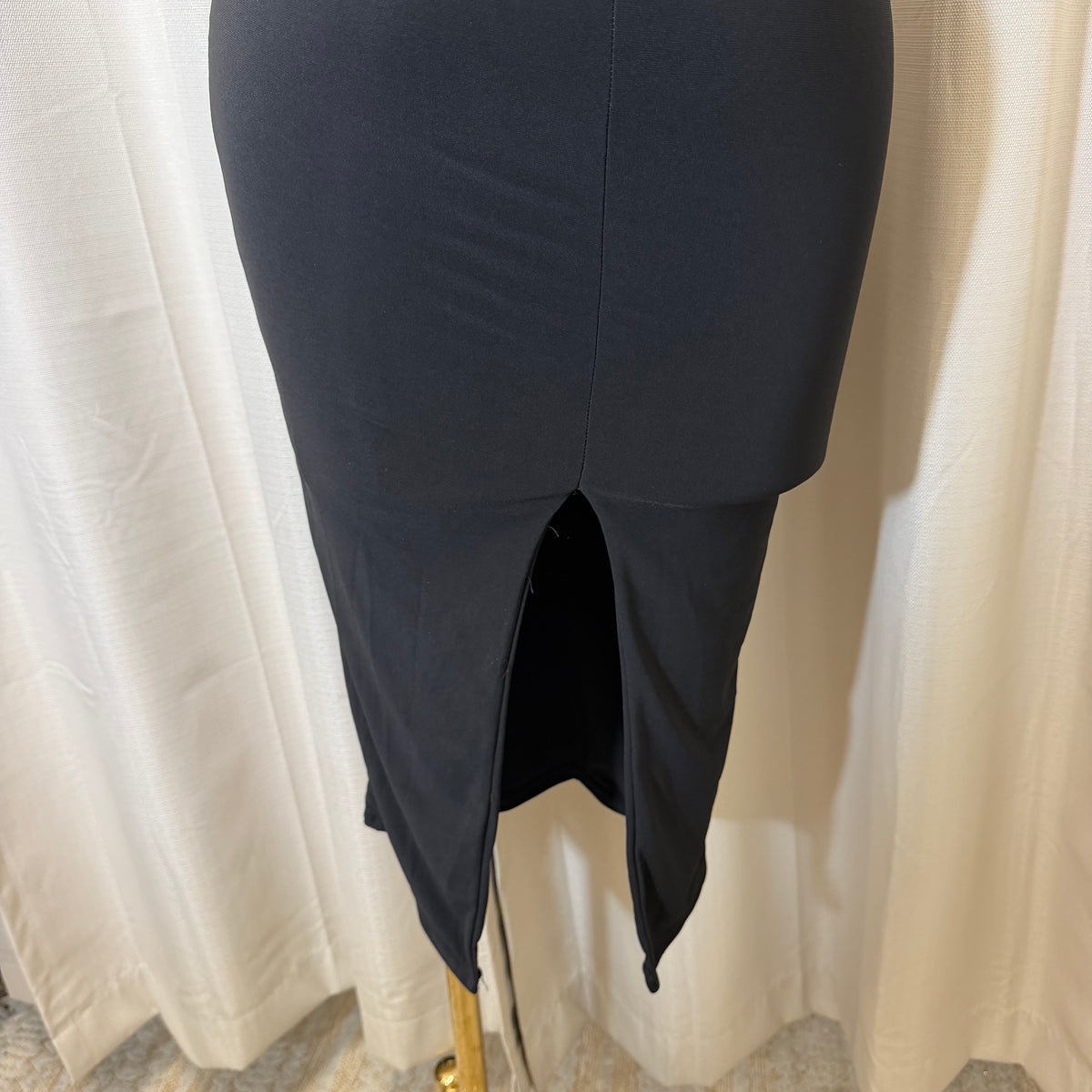 Solid Shirring Midi Dress-Black