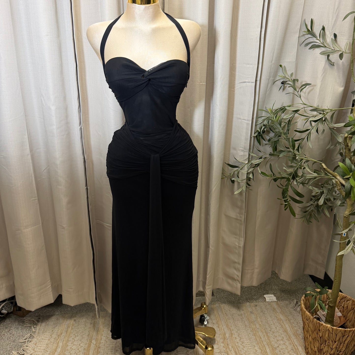 HALTER TWIST FRONT DRAPED MAXI DRESS-Black