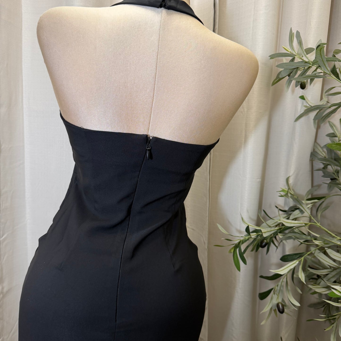 Halter Neck Structured Back Slit Maxi Dress-Black