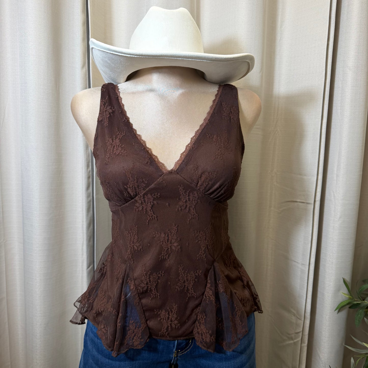 Sleeveless Floral lace Detail Top-Brown