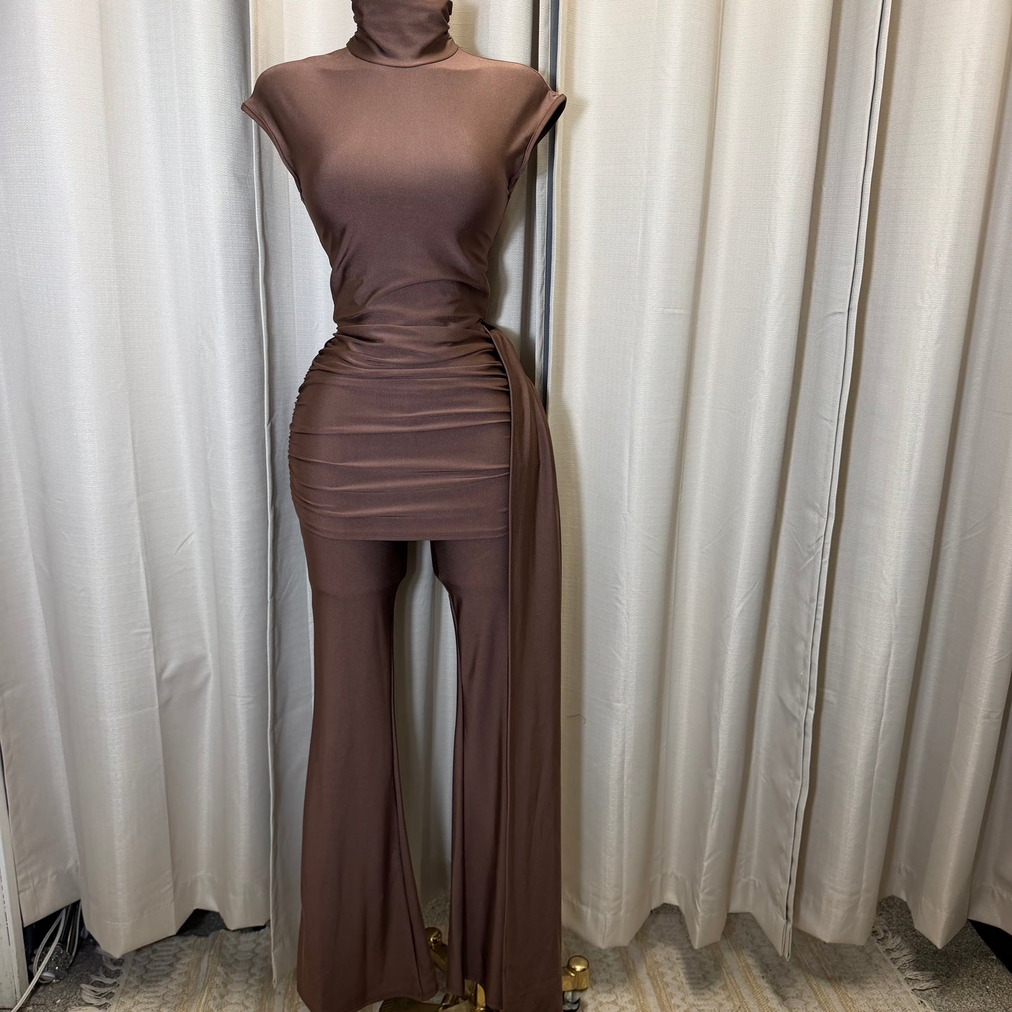 Short sleeve Jumpsuit with detail on the Front-Brown