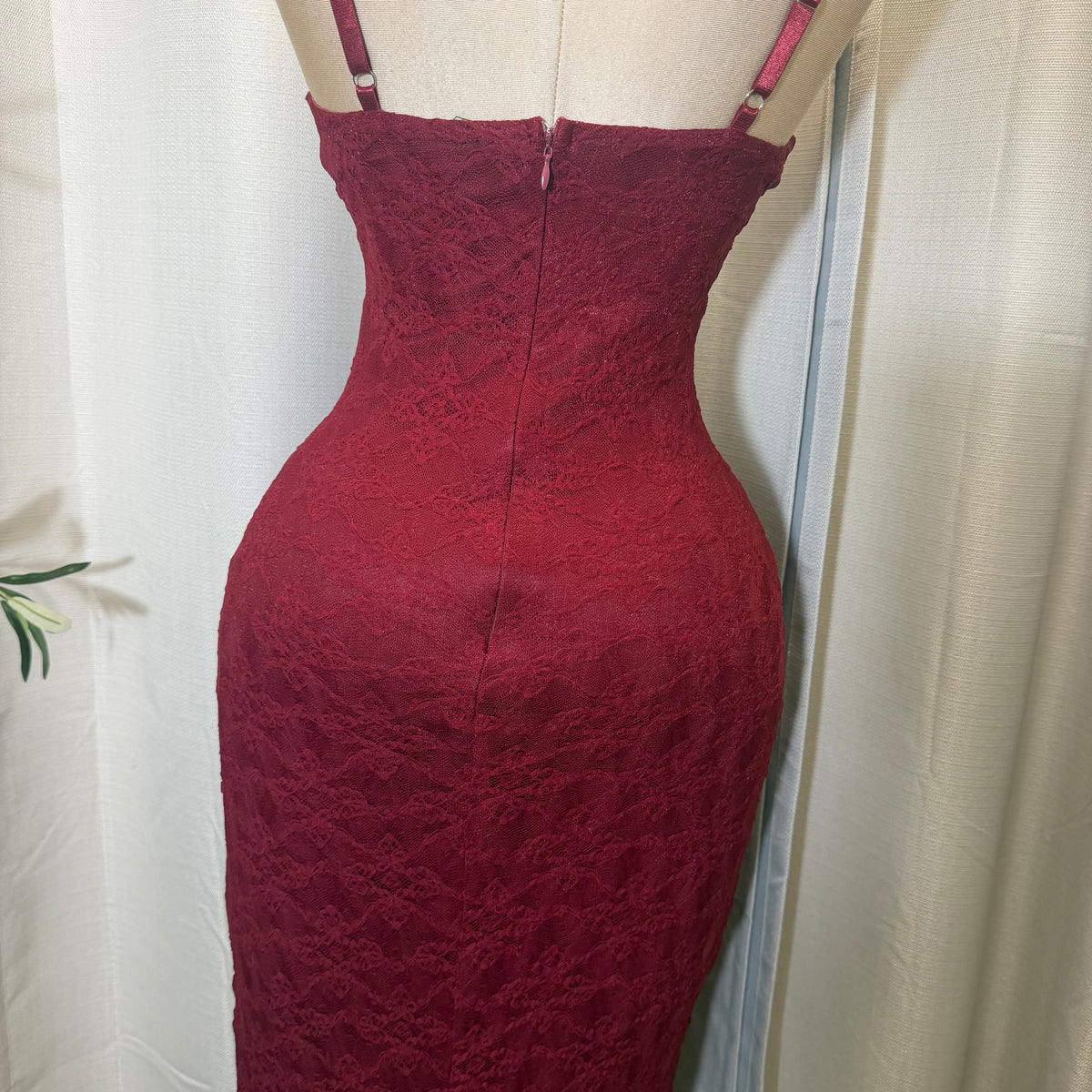 Mismaloya Dress-Lace Burgundy