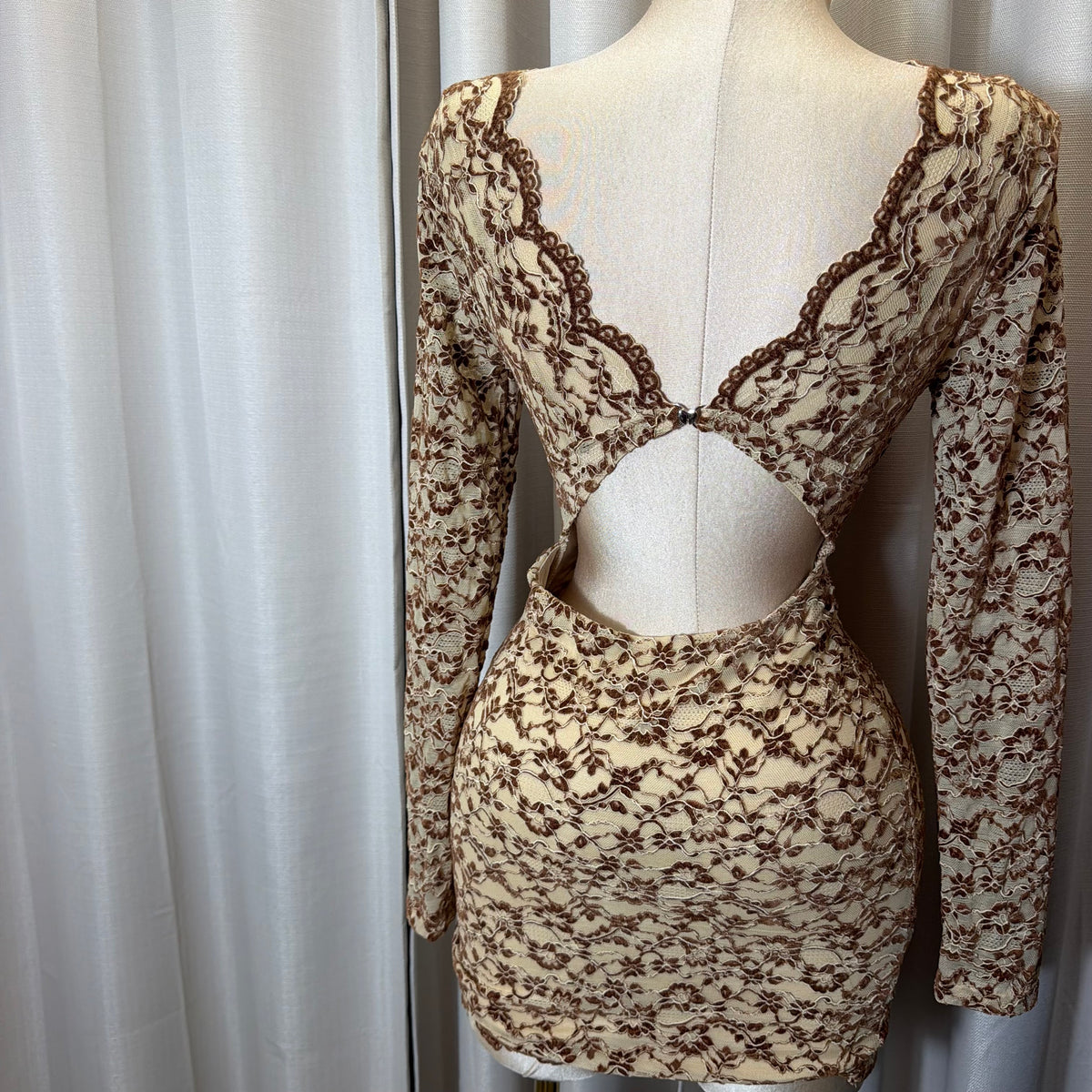 Lace Scallop Long Sleeve Bodycon Mini Dress-brown with Taupe