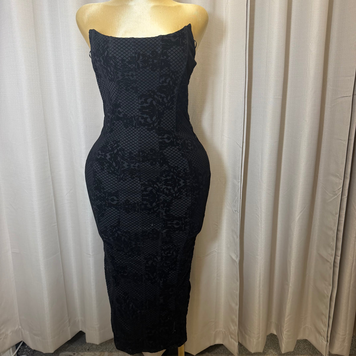 PL-Sleeves Maxi Dress Flocked-Black