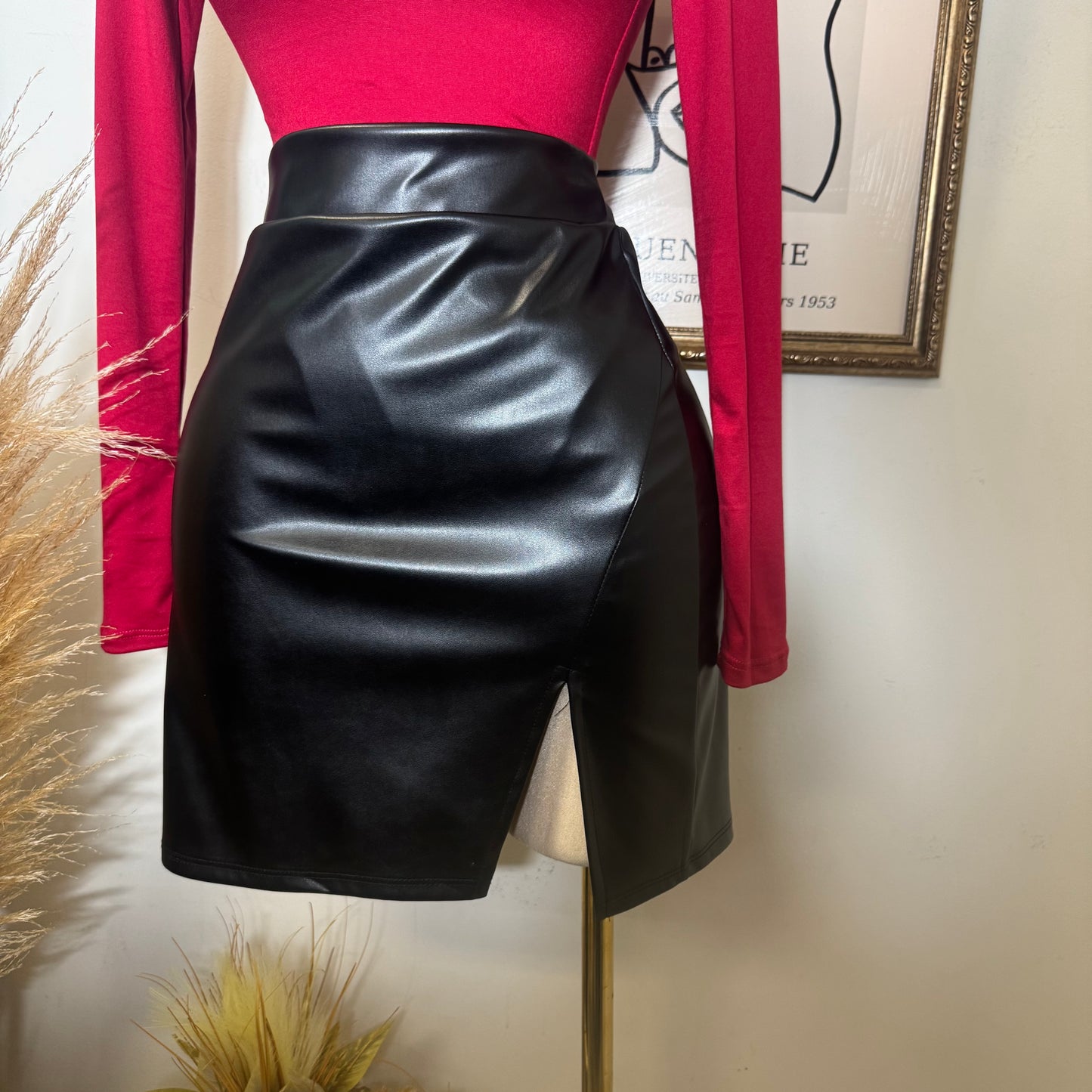 Open Side Slit PU leather Mini Skirt with waist band-Black