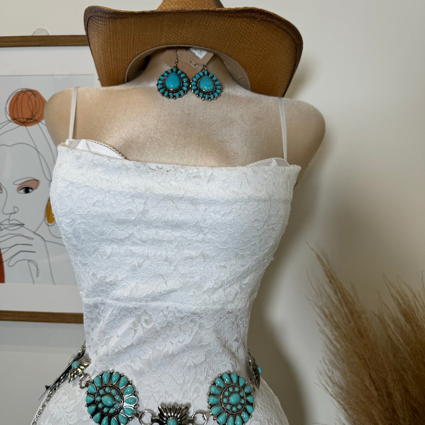 Corazón Mágico Lace Dress-White