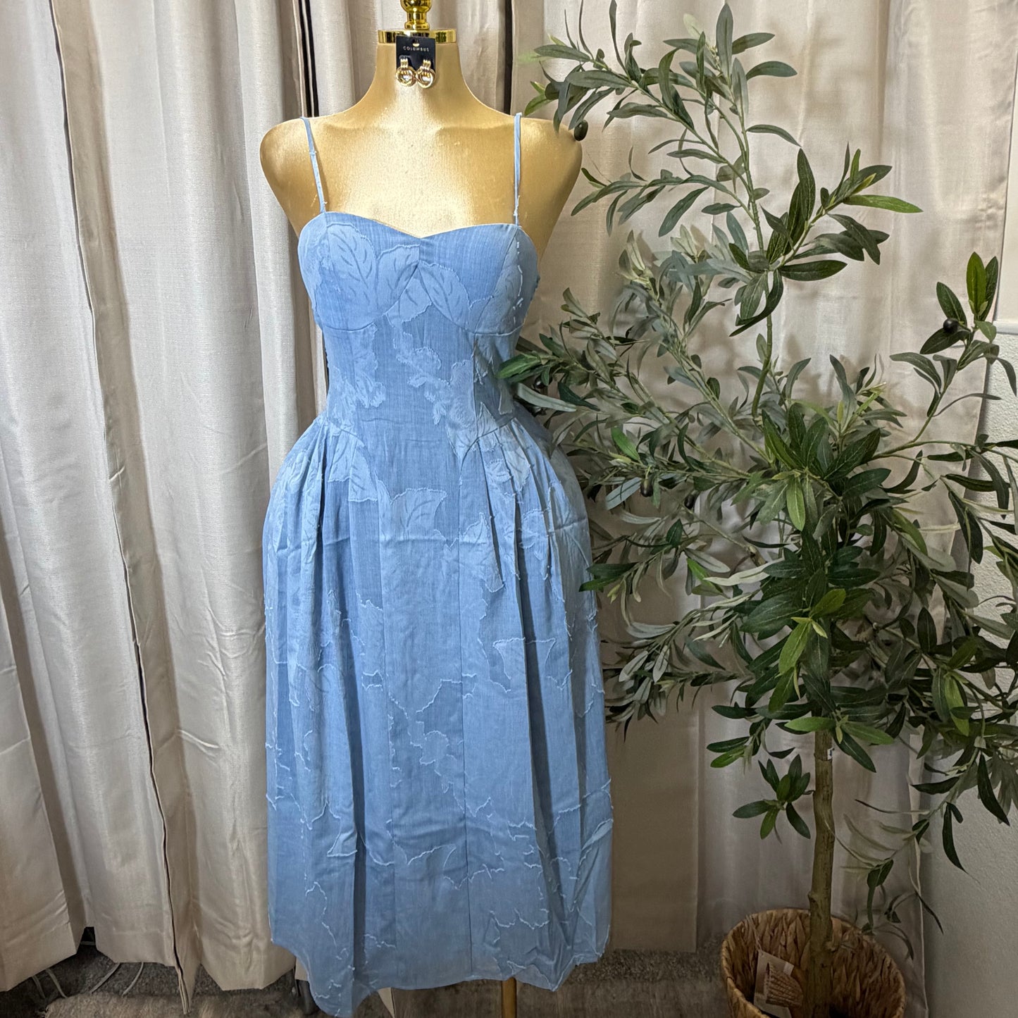 Flower Textured Chambray Midi Dress-Blue