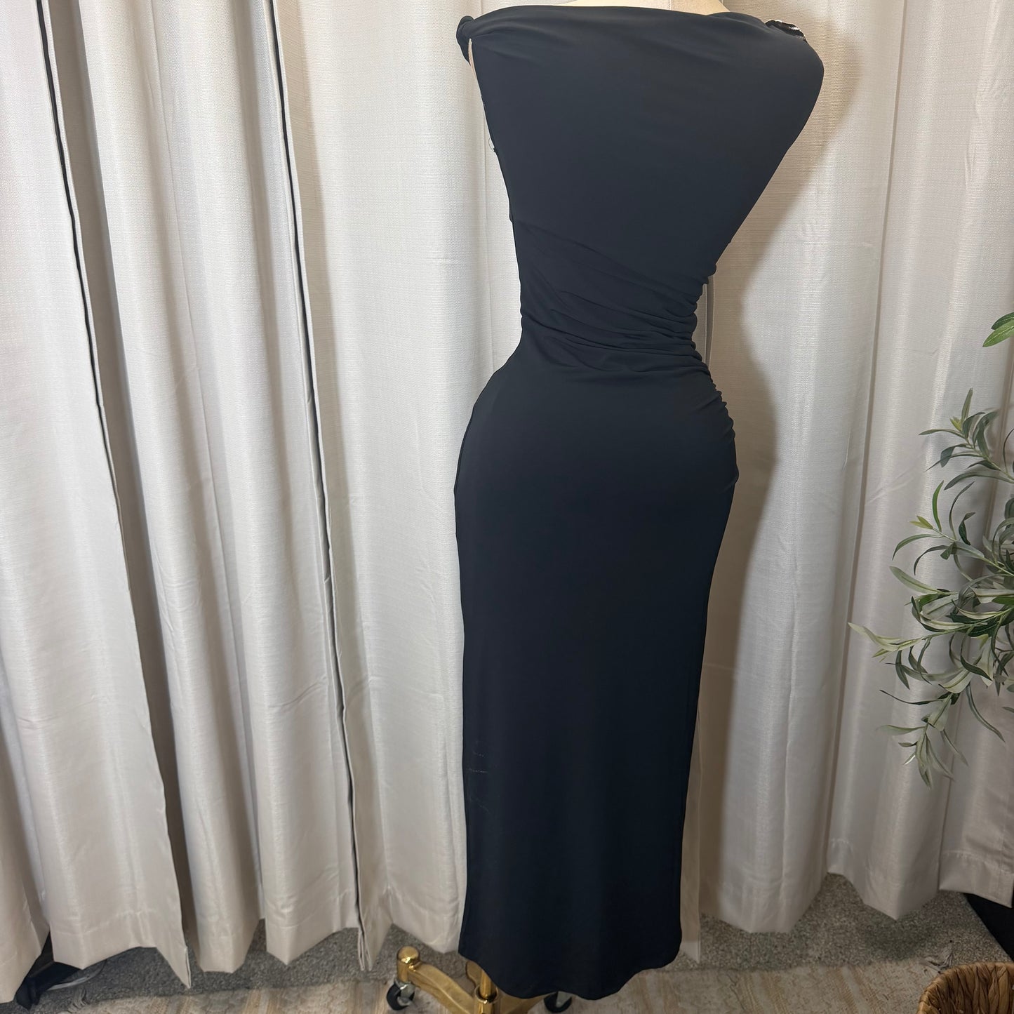 Asymmetric shoulder Gold Detail-Black