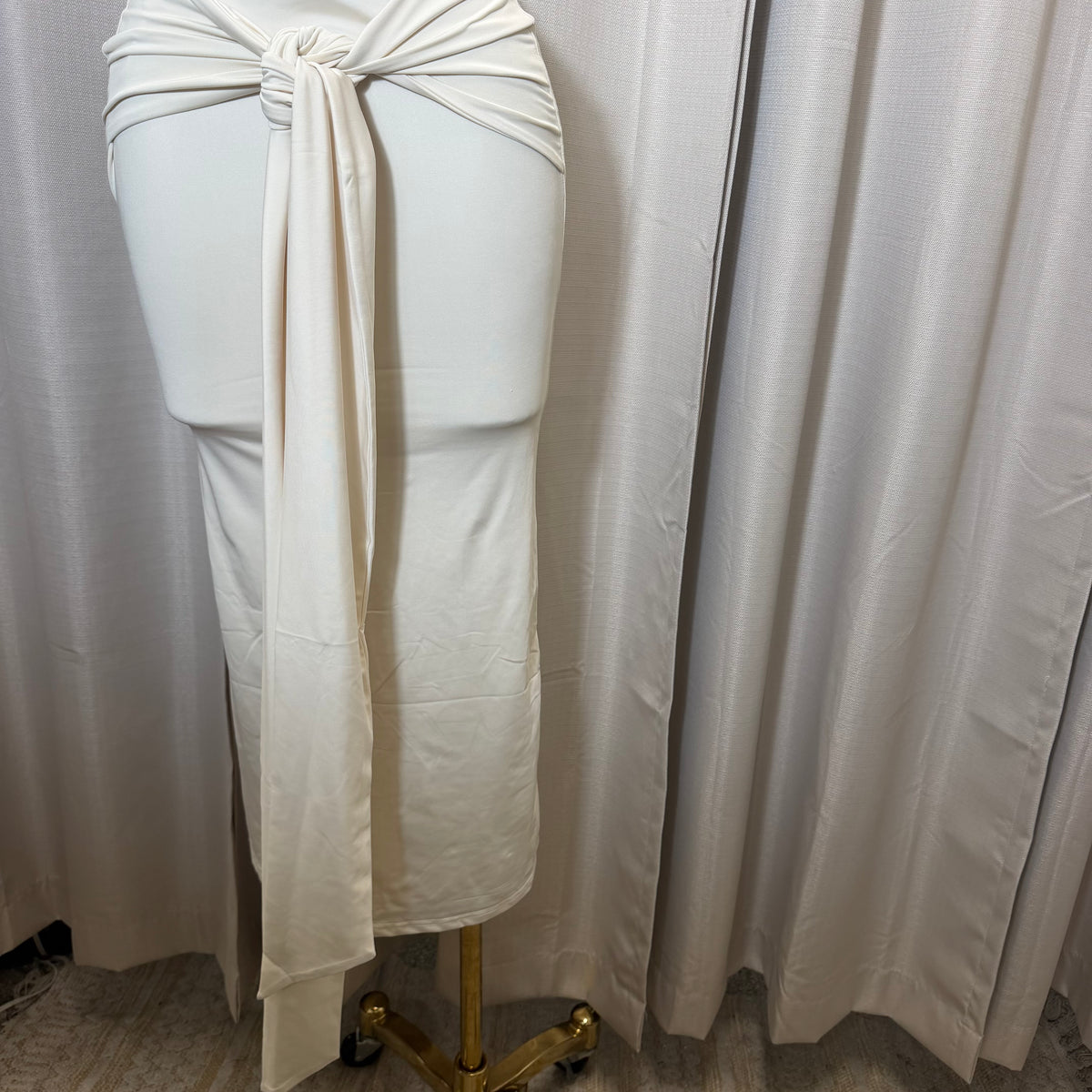 HALTER TWIST FRONT DRAPED MAXI DRESS-Cream/White