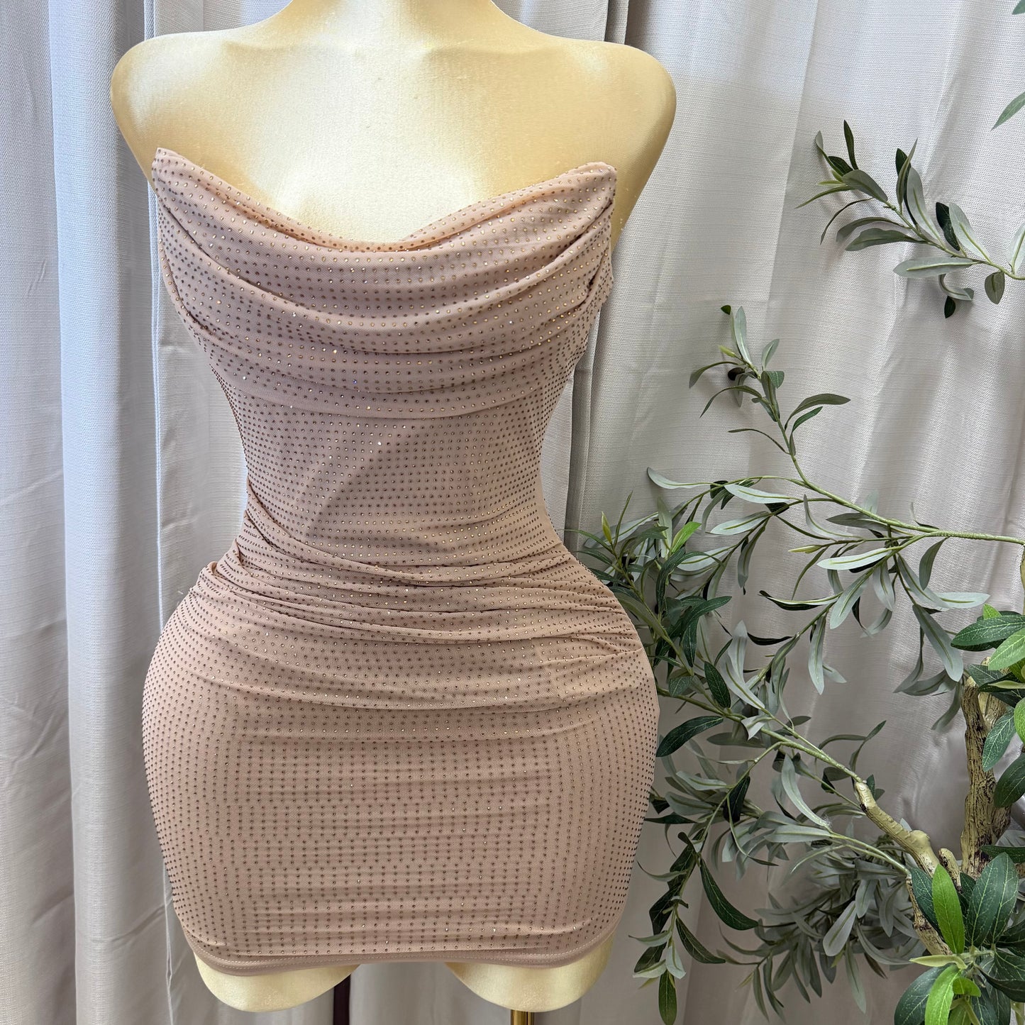 PERFORATED RUCHED STRAPLESS MINI DRESS-Nude