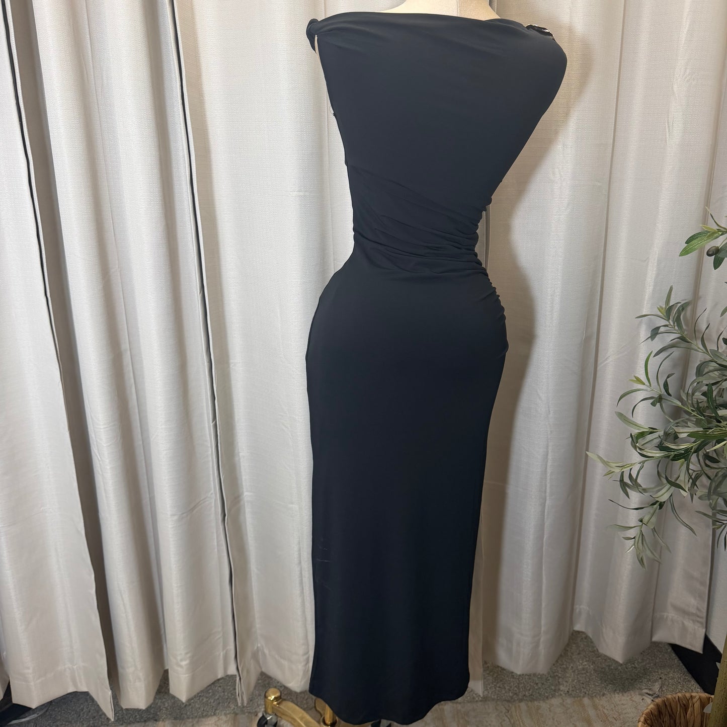 Asymmetric shoulder Gold Detail-Black
