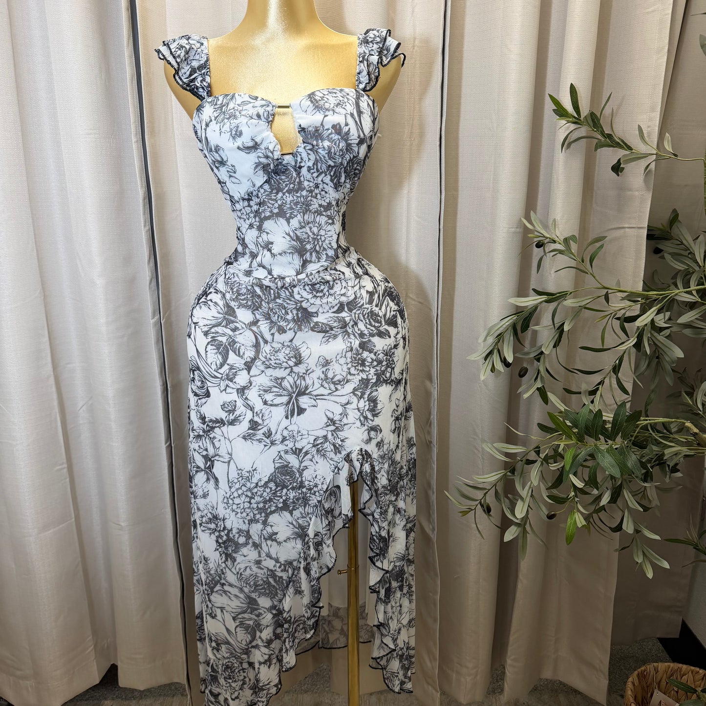 PL-Floral Print Ruffle Sleeve Mesh Maxi Dress-white/ black