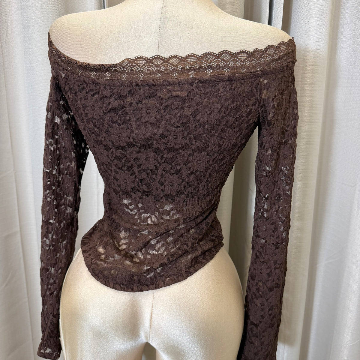 Off Shoulder lace Detail Top-Brown