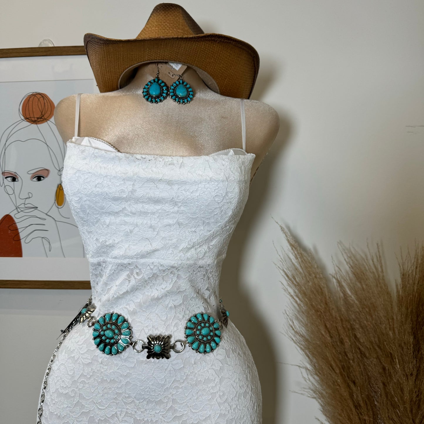 Corazón Mágico Lace Dress-White