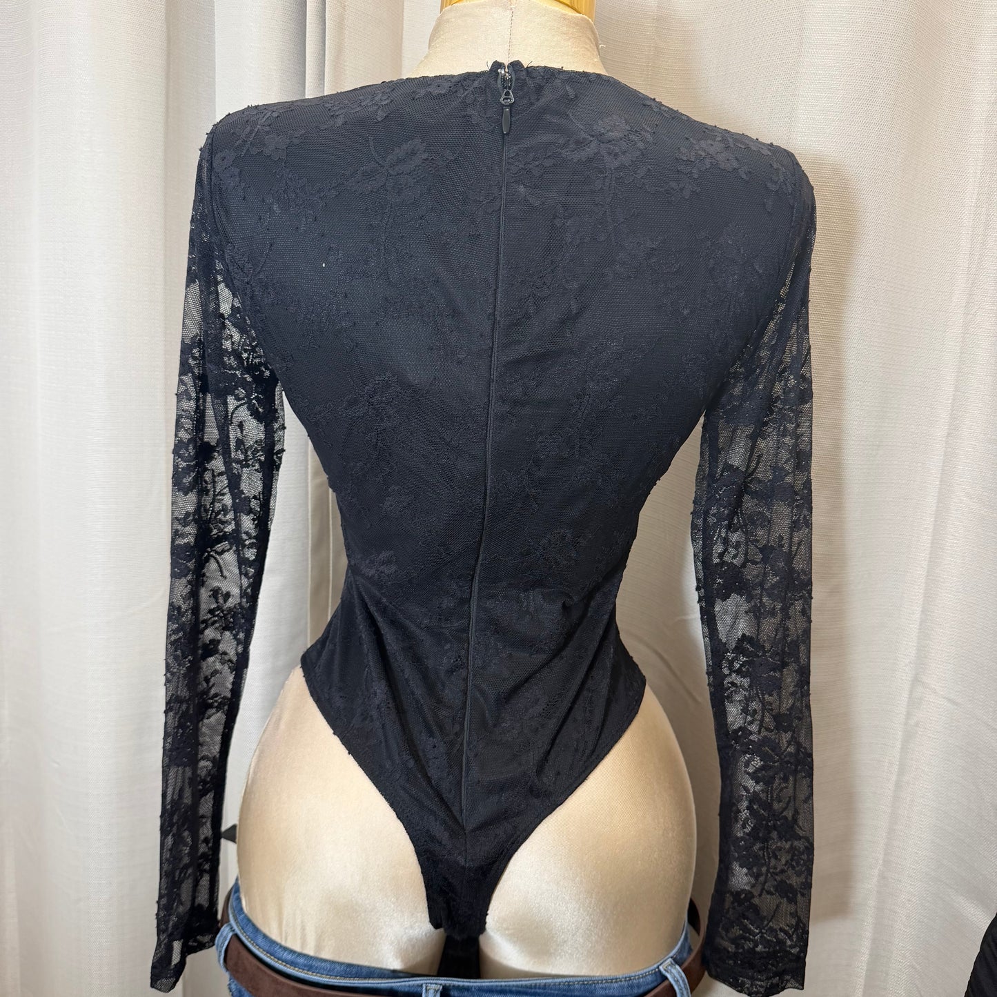 LONG SLEEVE MOCK NECK BODYSUIT- Black