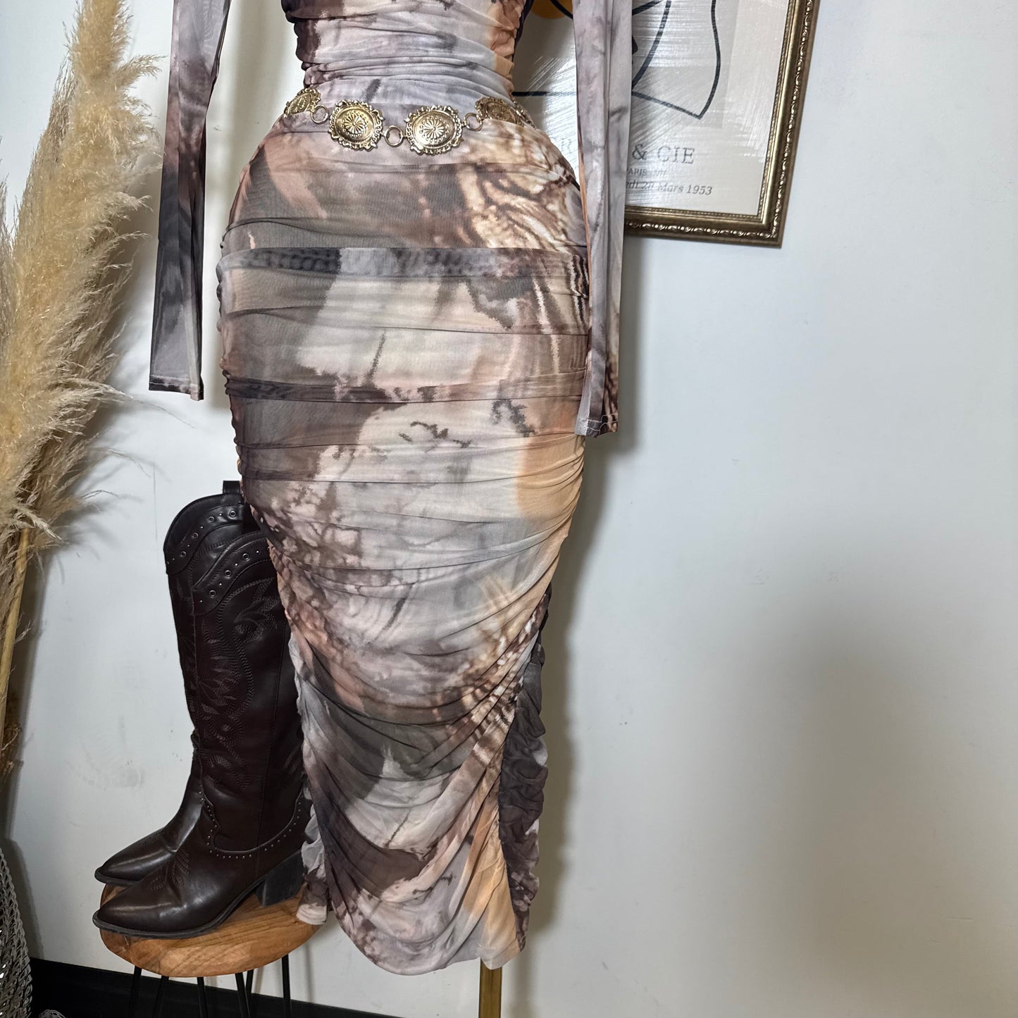 Round Neck Long Sleeve Ruching Midi Dress-Brown Marble