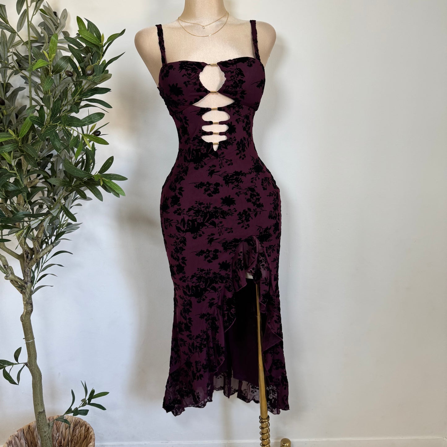 Darla Floral Lace Dress-Black/Burgundy