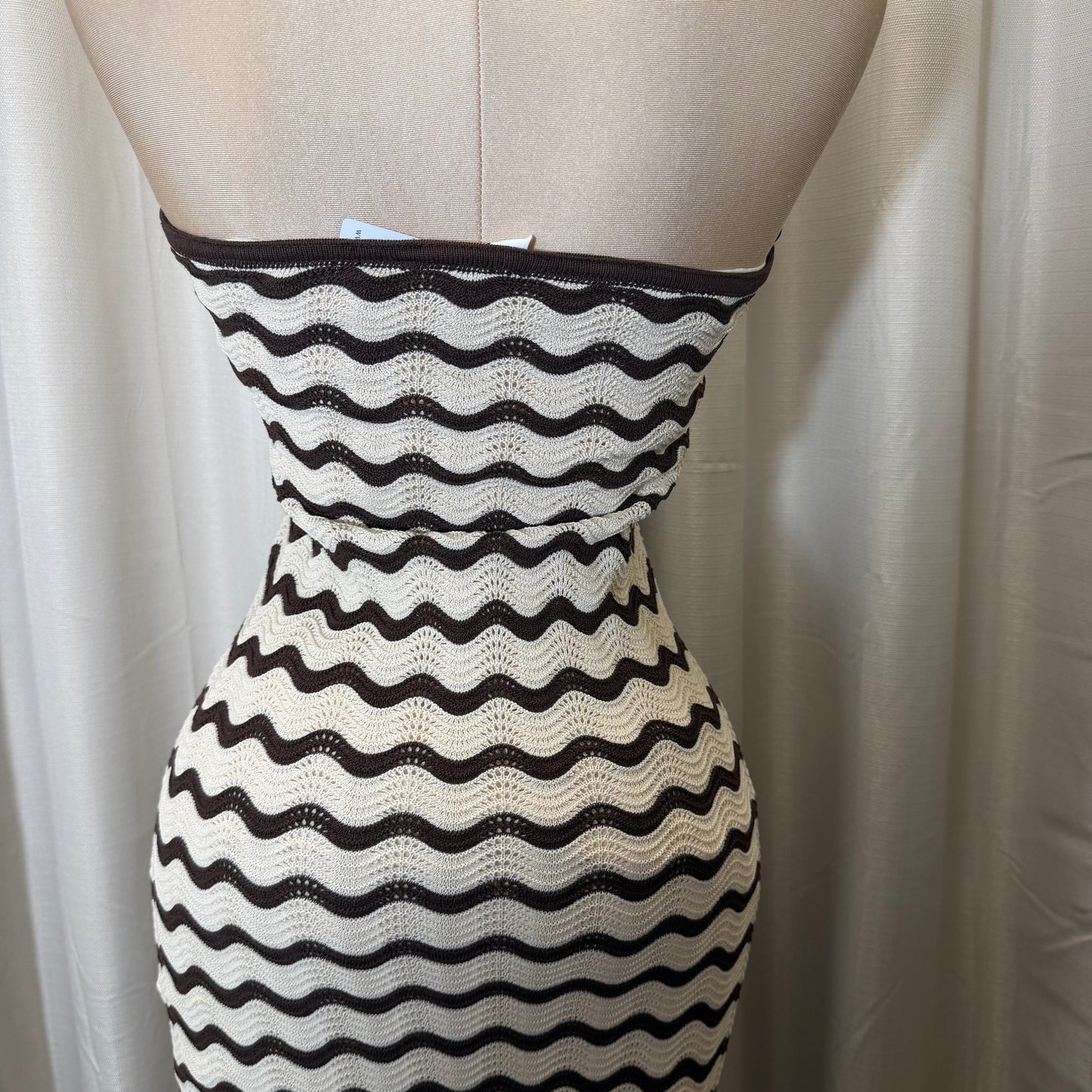 SWEATER KNIT WITH METAL RING TRIM MIDI DRESS-Brown Combo