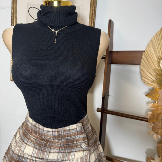 Sleeveless Turtle Neck Sweater Top-Black