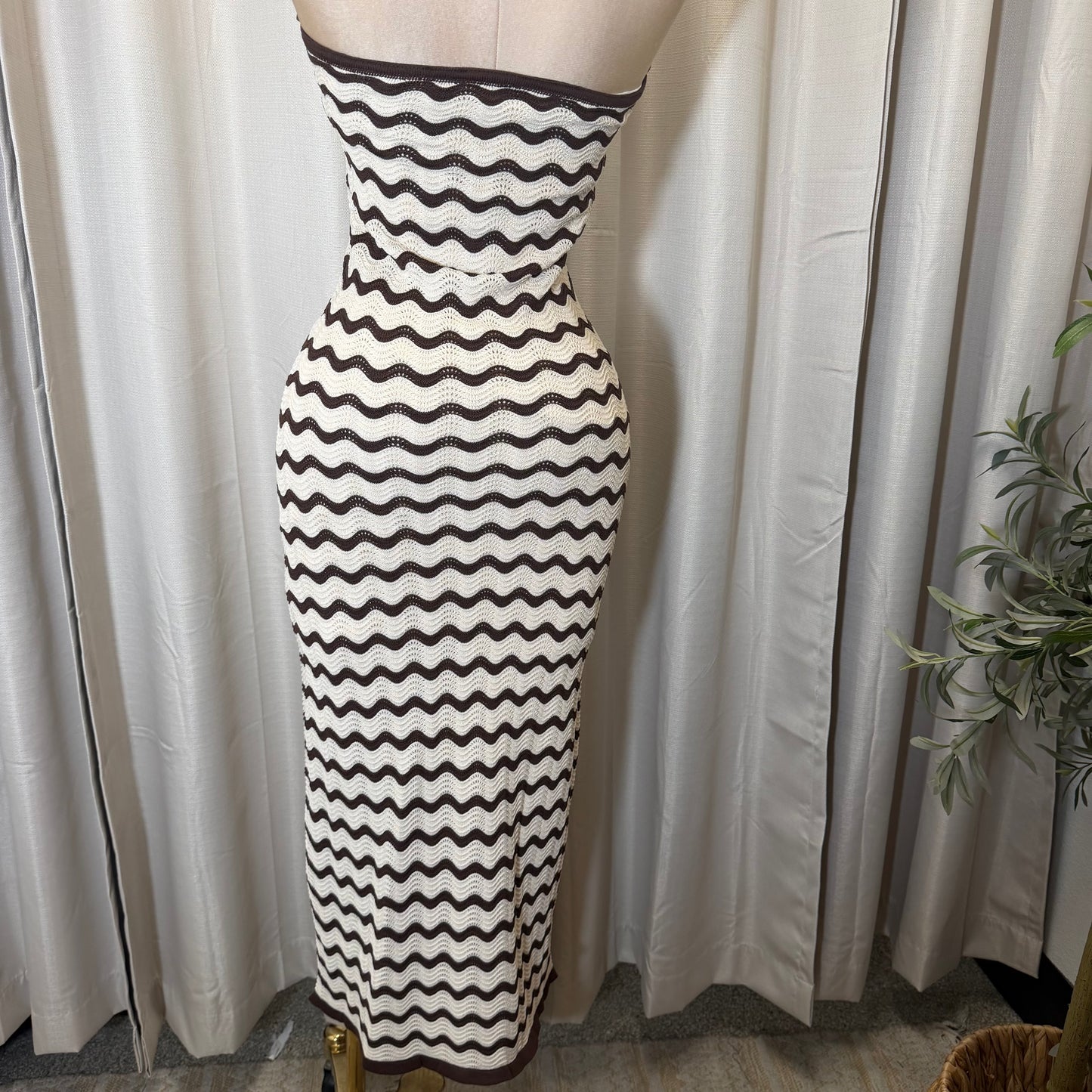 SWEATER KNIT WITH METAL RING TRIM MIDI DRESS-Brown Combo