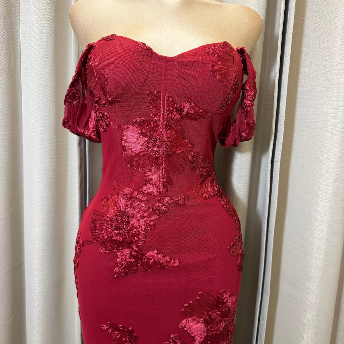 Elegant Floral Appliqué Off shoulder mermaid Maxi Dress-Burgundy
