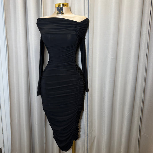 Off shoulder Shirring midi Dress-Black