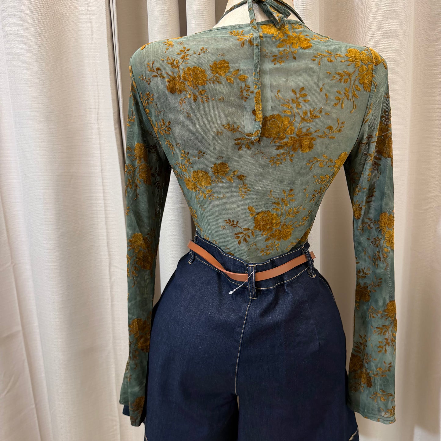 Floral pattern Long sleeve Mesh Top-Sage green