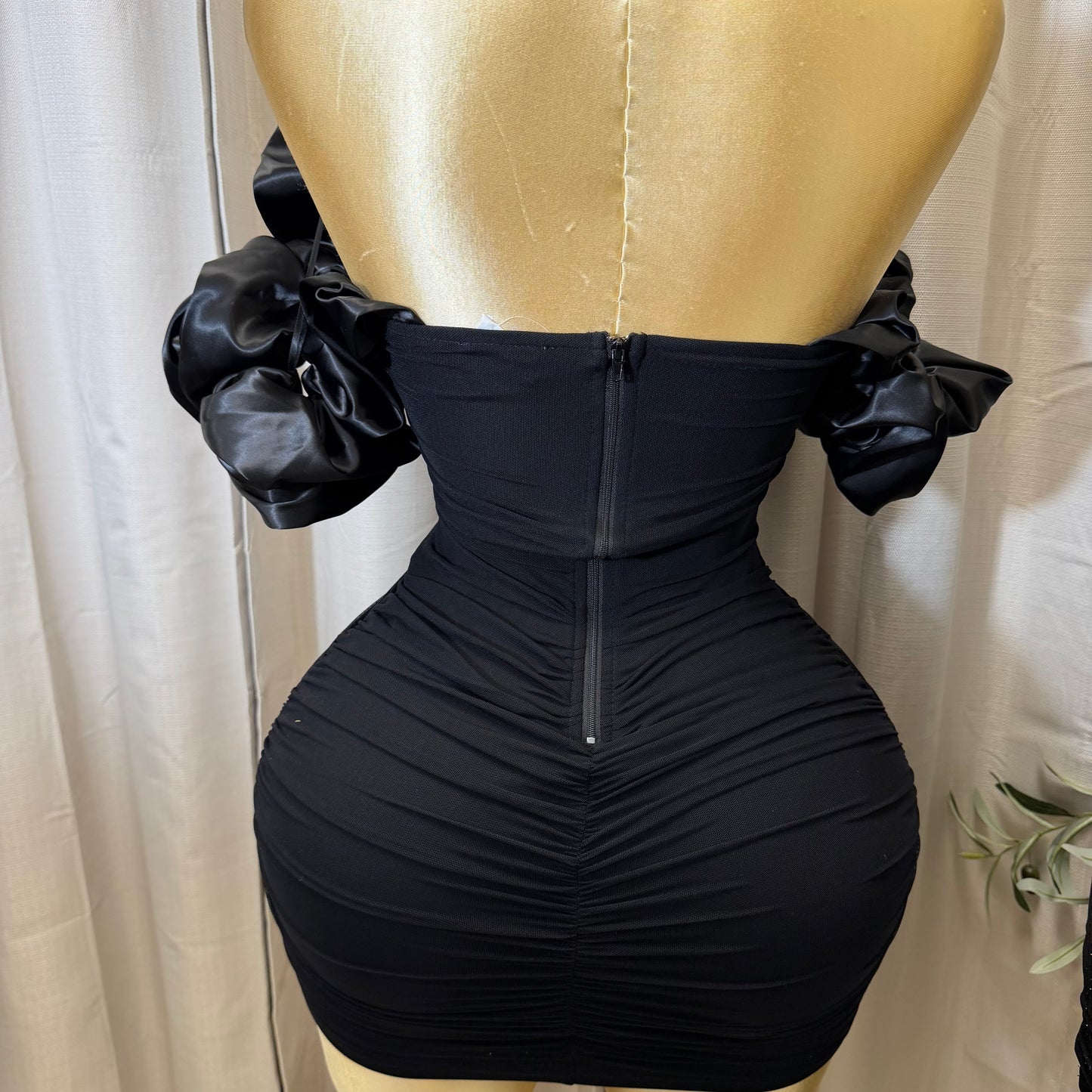 OFF-SHOULDER RUFFLED CORSET-STYLE RUCHED MINI DRESS-Black