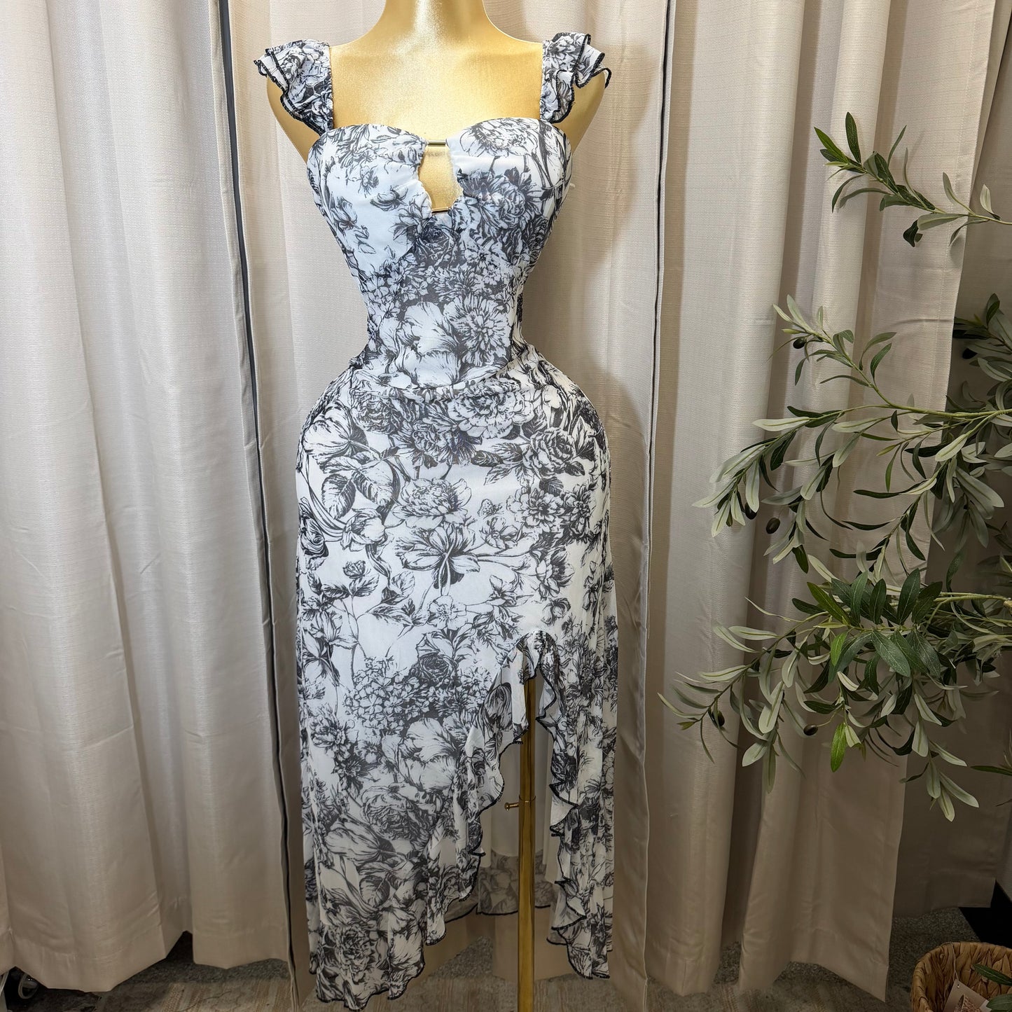 PL-Floral Print Ruffle Sleeve Mesh Maxi Dress-white/ black
