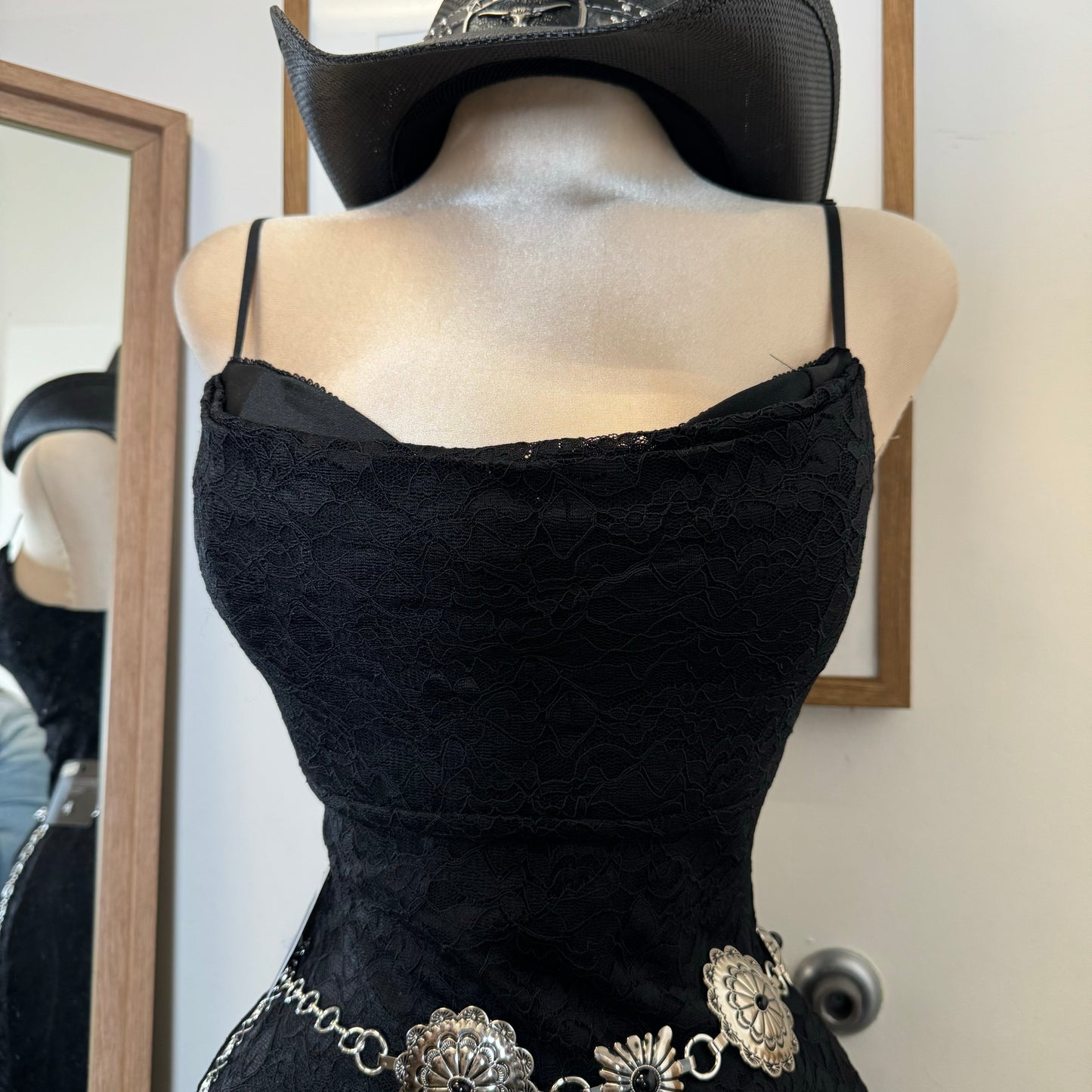 Corazón Mágico Lace Dress-Black