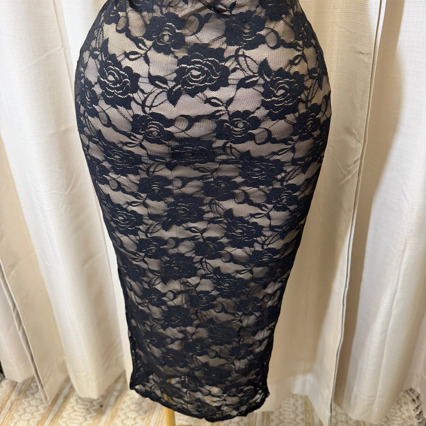 Halter back Tie Open back lace midi Dress-Black
