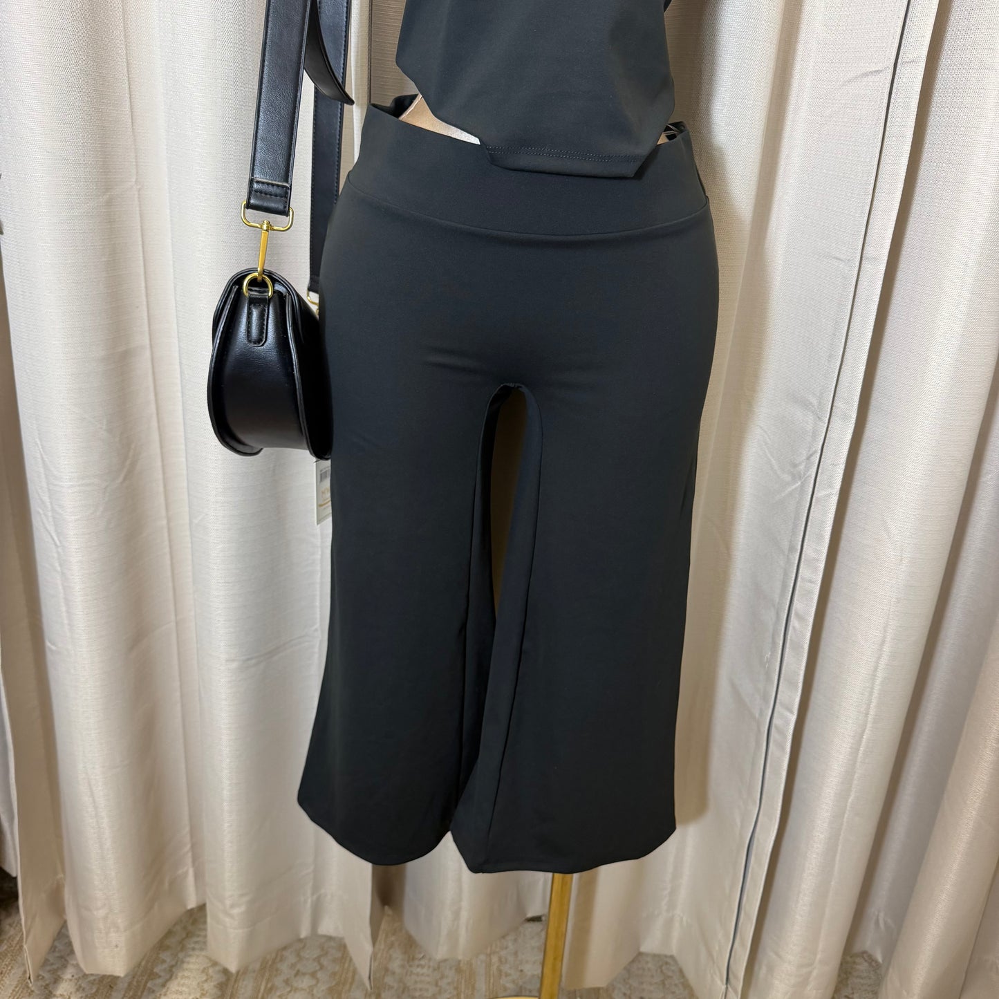 Cami Top & Gaucho Pants Set-Black