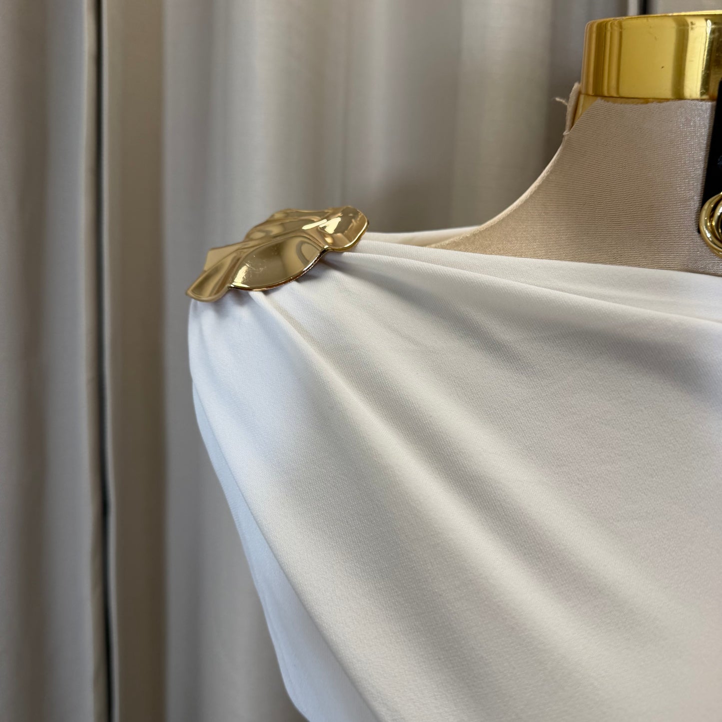 Asymmetric shoulder Gold Detail-White