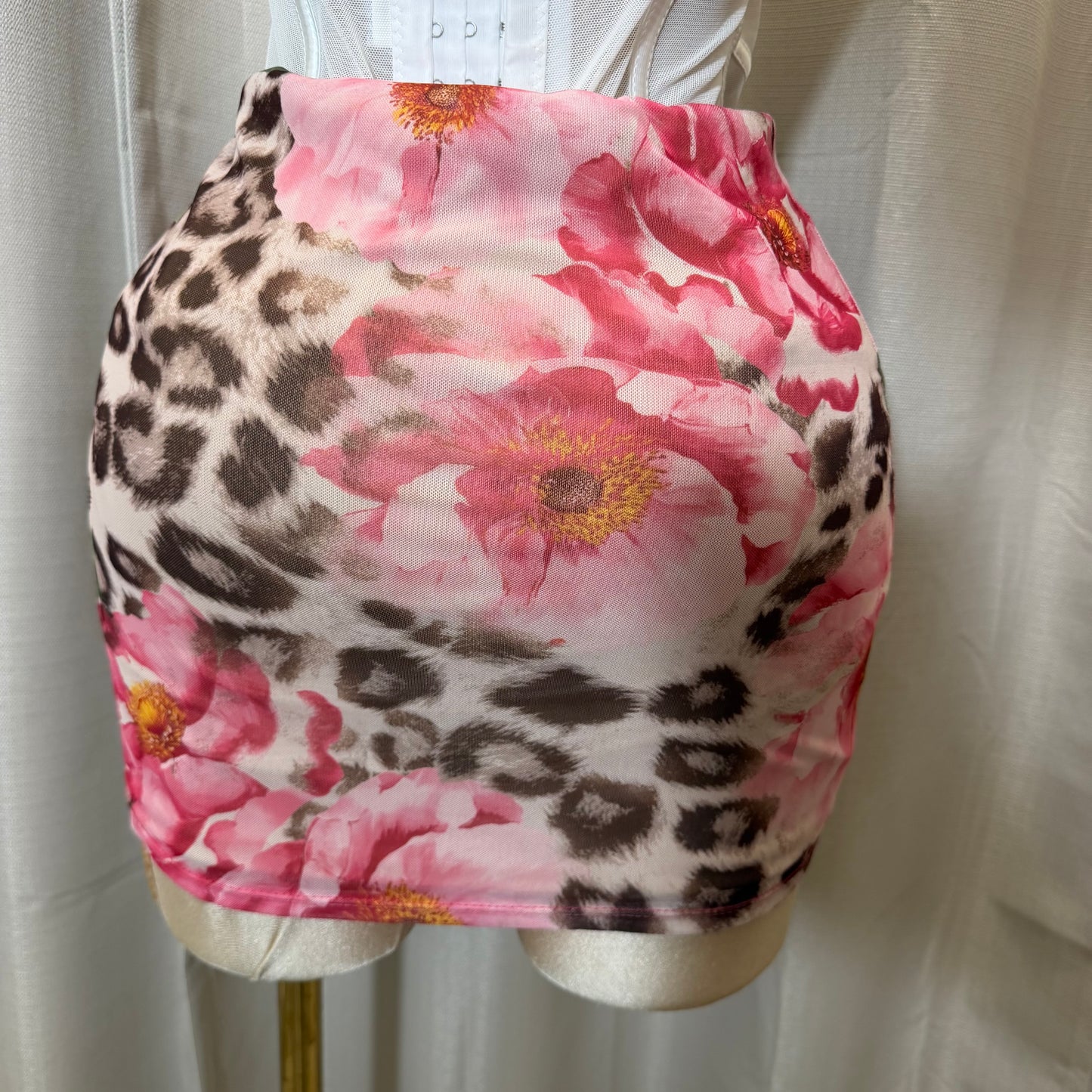 Mesh Flower print Mini Skirt-Pink