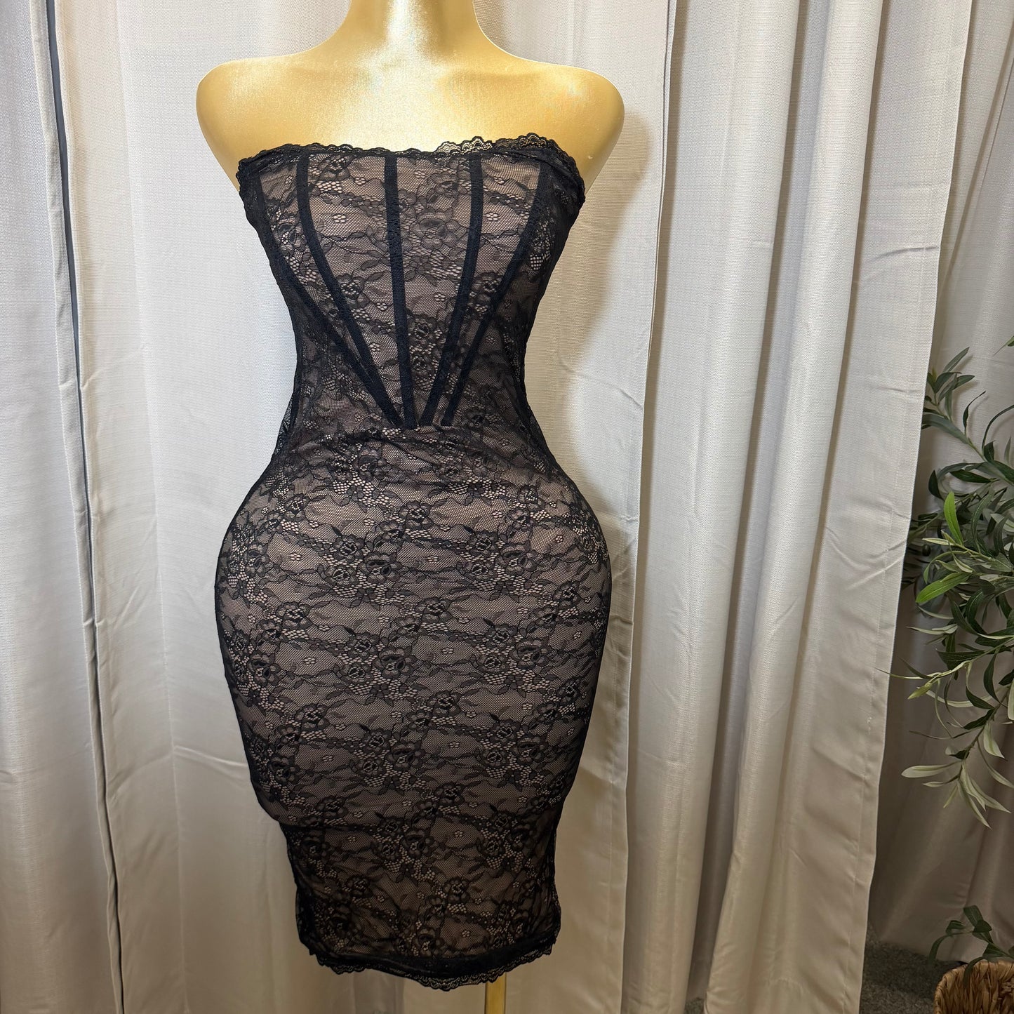 Stretch Lace Corset Body Midi Dress-Black
