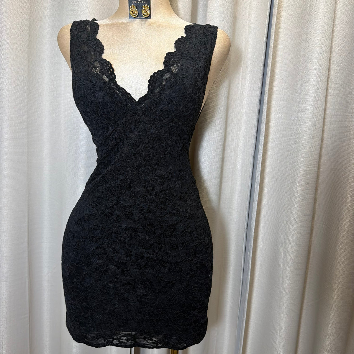 Lace Scallop short Sleeve Bodycon Mini Dress- Black