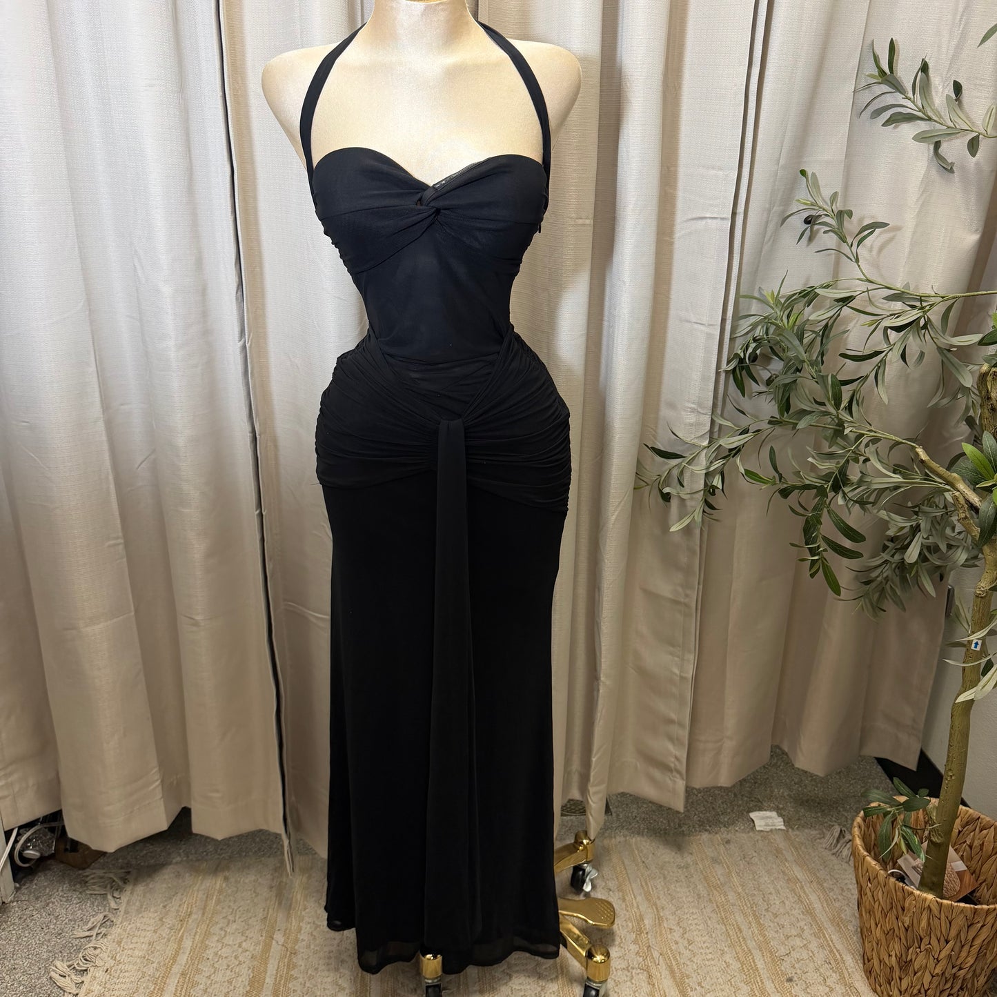 HALTER TWIST FRONT DRAPED MAXI DRESS-Black