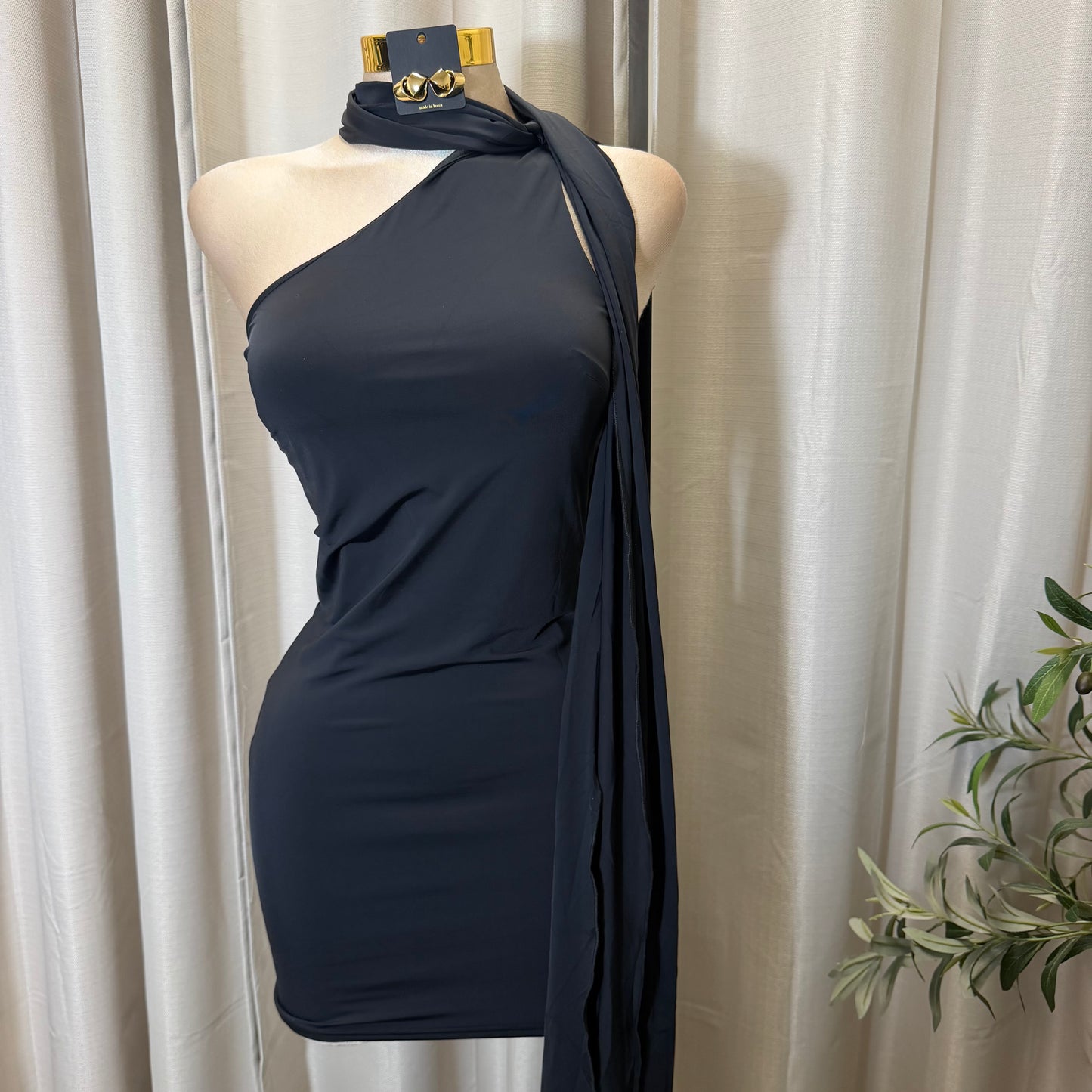 Thin Soft knit with scarf Dress-Black