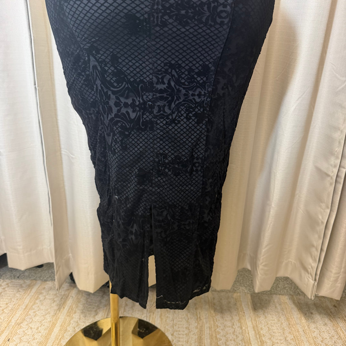 PL-Sleeves Maxi Dress Flocked-Black
