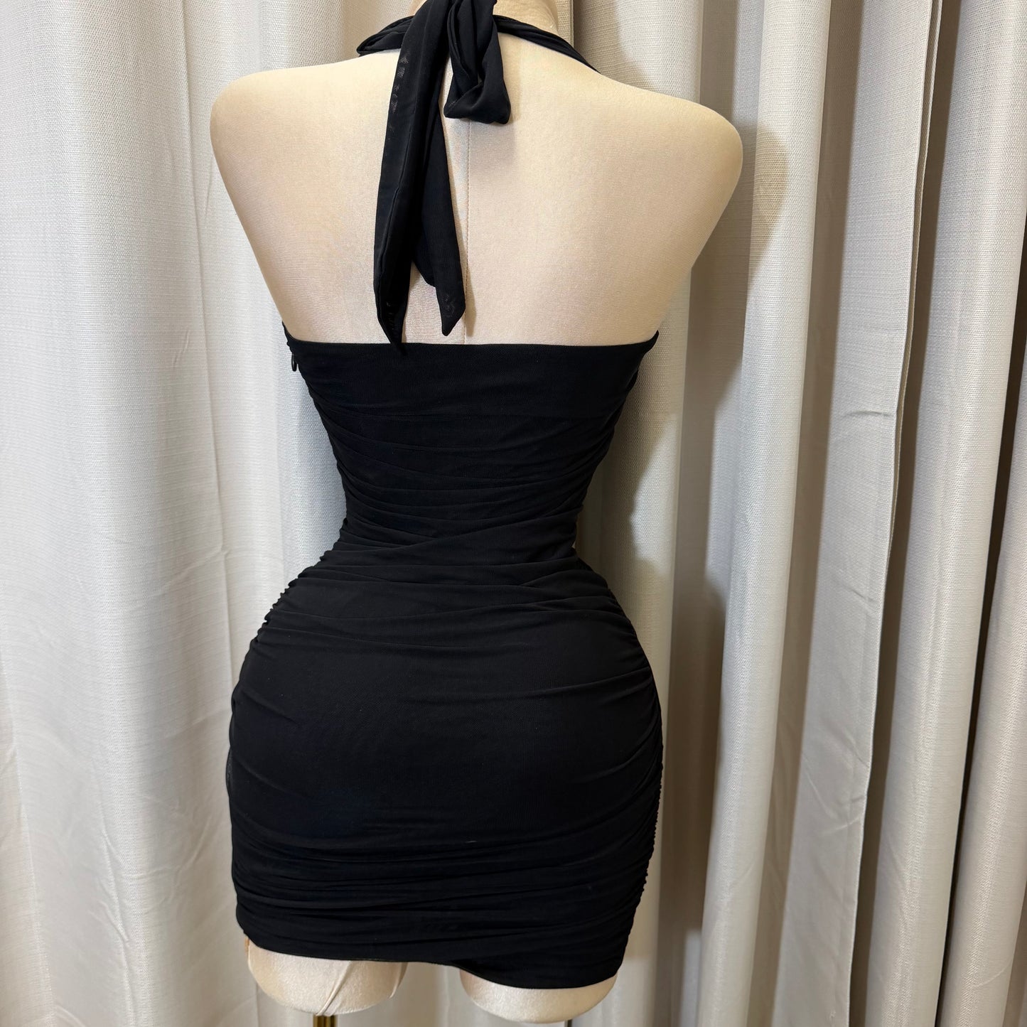SWEETHEART TWIST NECKLINE MESH MINI DRESS-Black