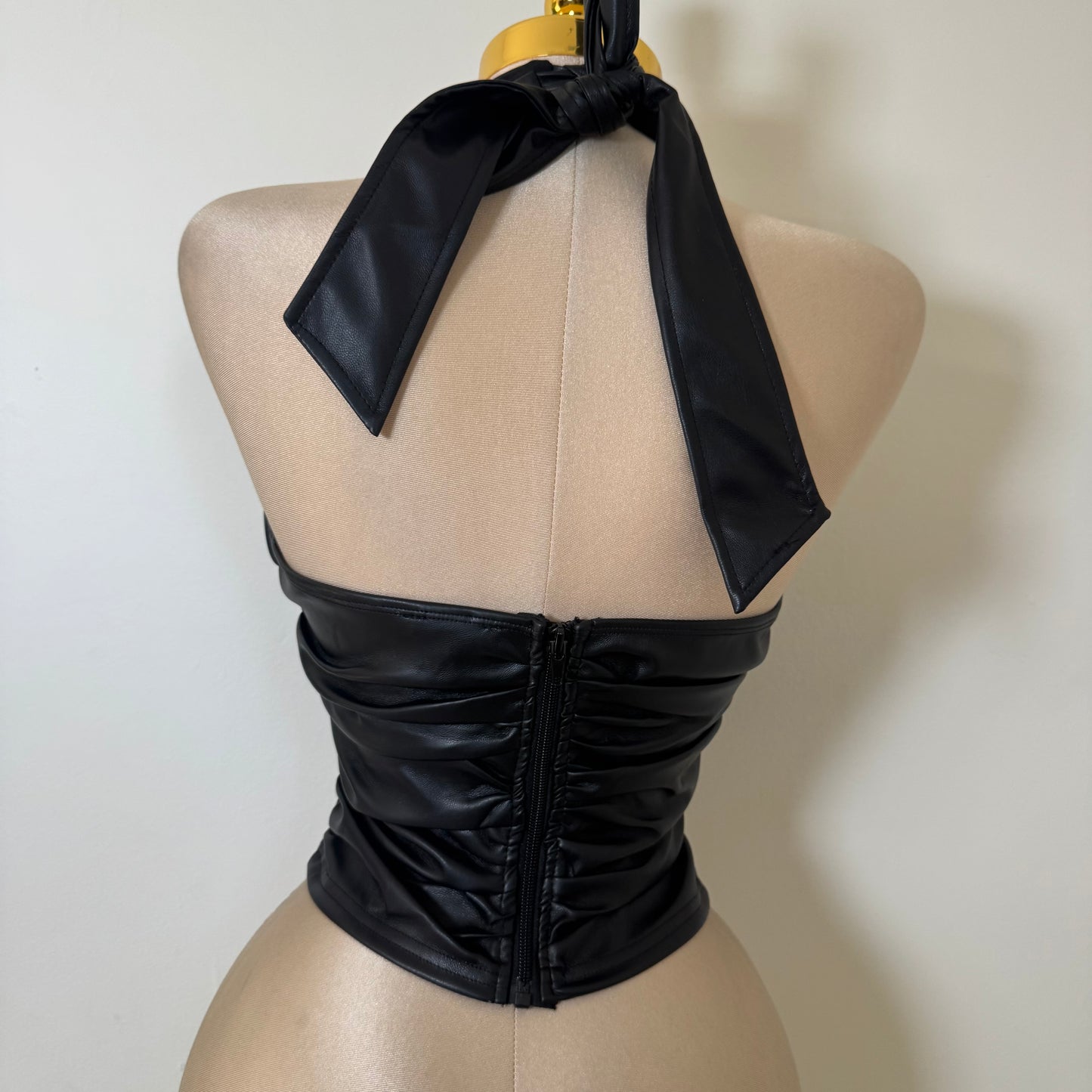 Halter Wire Inset Ruching Top-Black