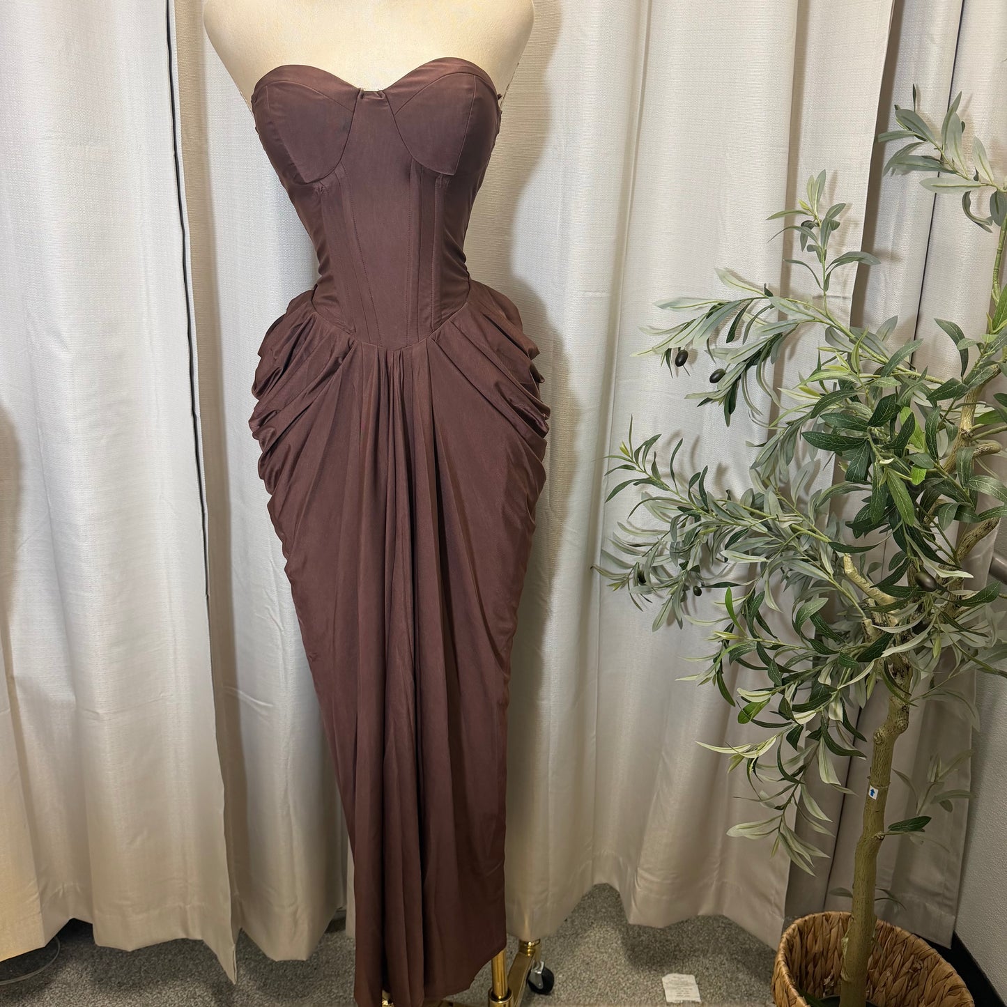 STRAPLESS CORSEST TOP DRAPED MIDI DRESS-Chocolate