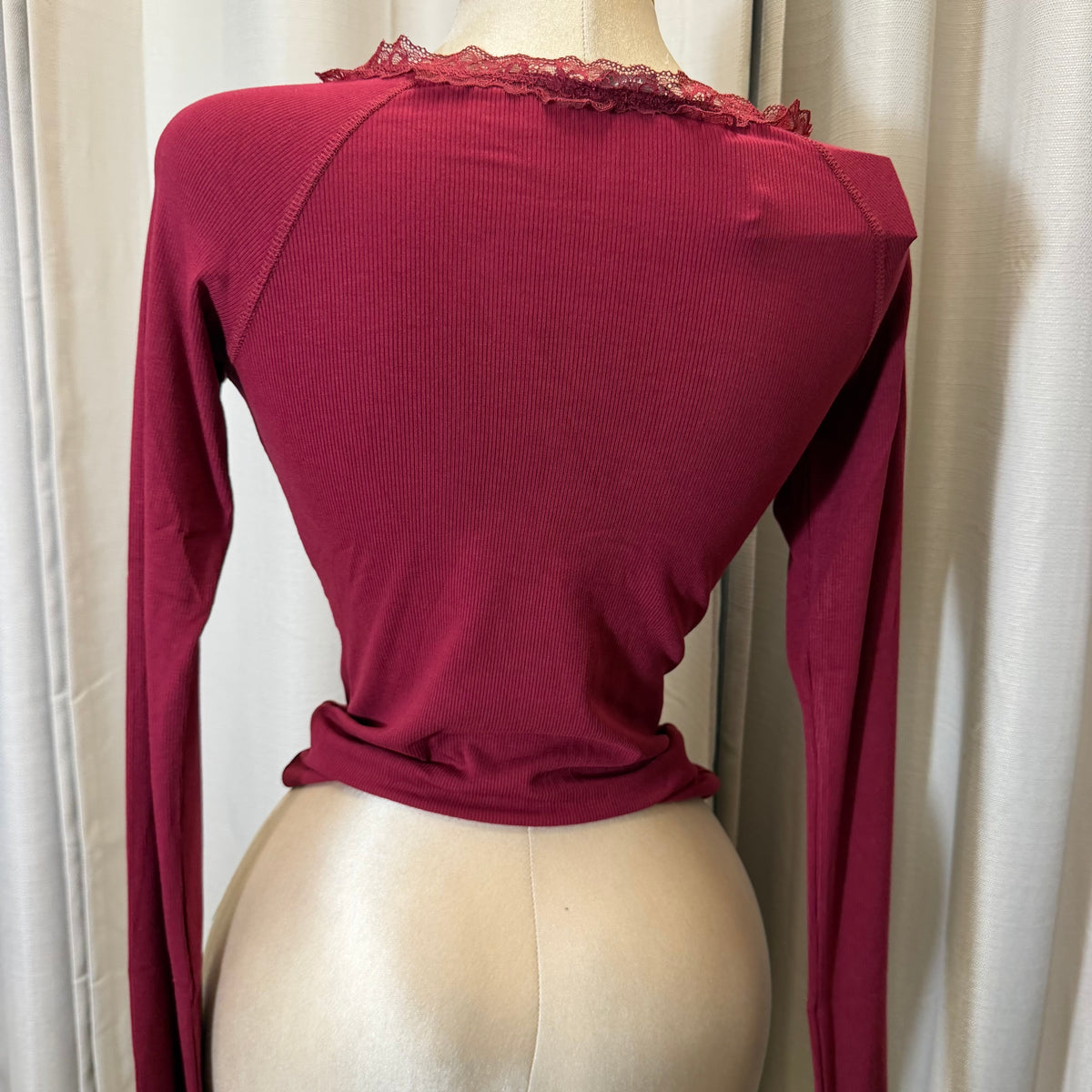 Long sleeve ribbed Lace Detail-Wine