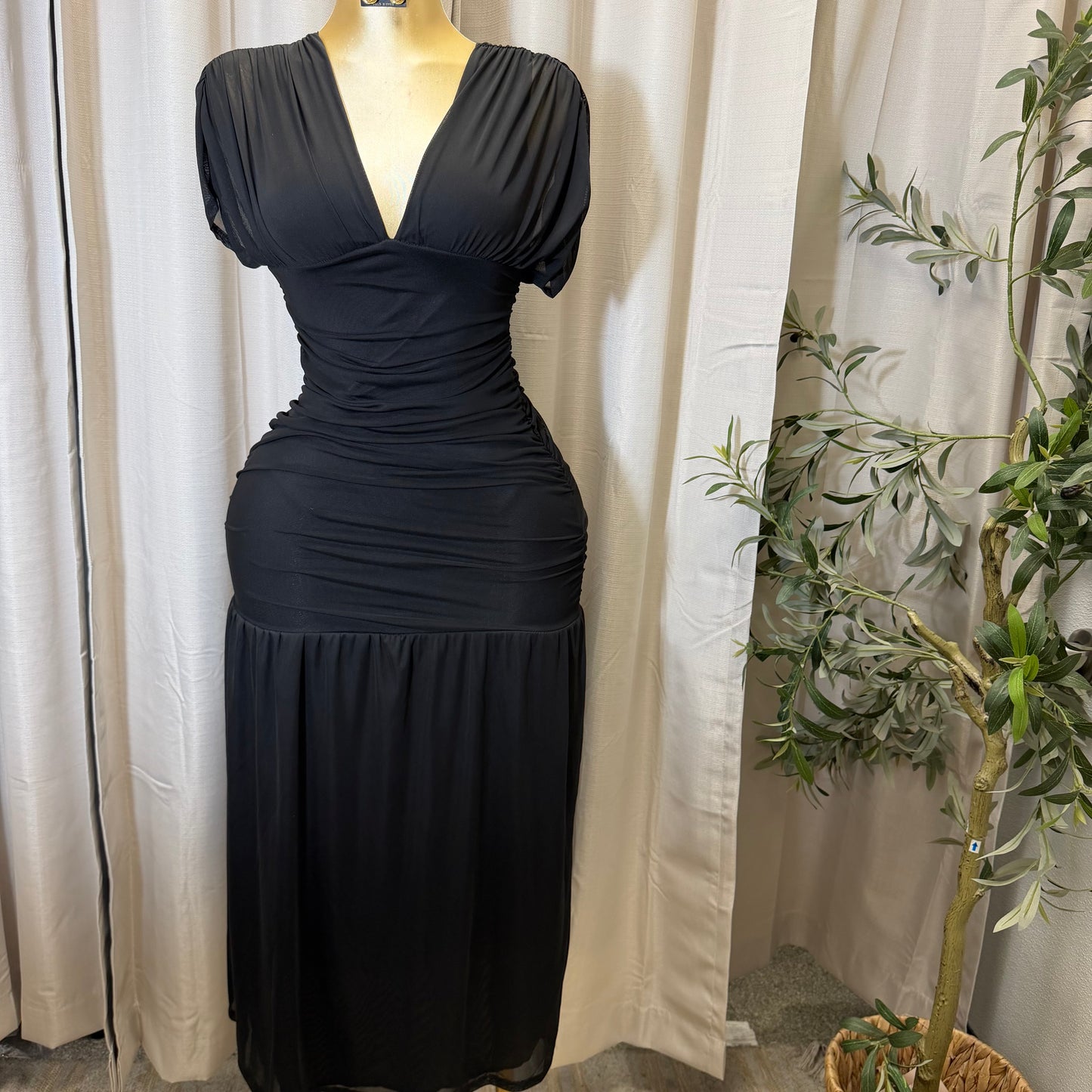 V Neck Mesh Maxi Dress-Black