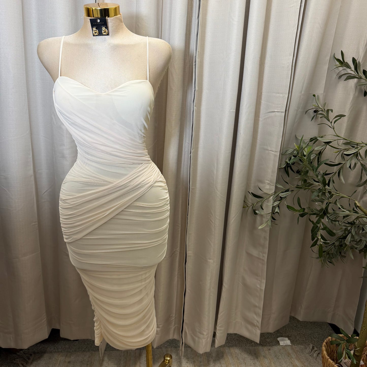 SWEETHEART RUCHED MIDI BODYCON DRESS-Ivory