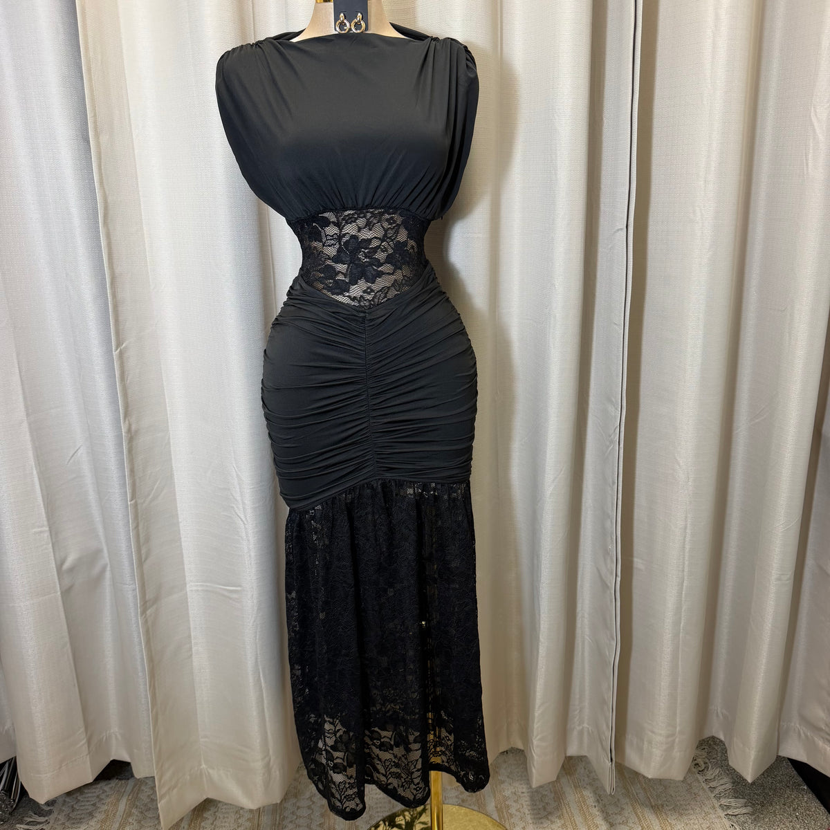 Short sleeve Lace Maxi Dress-Black