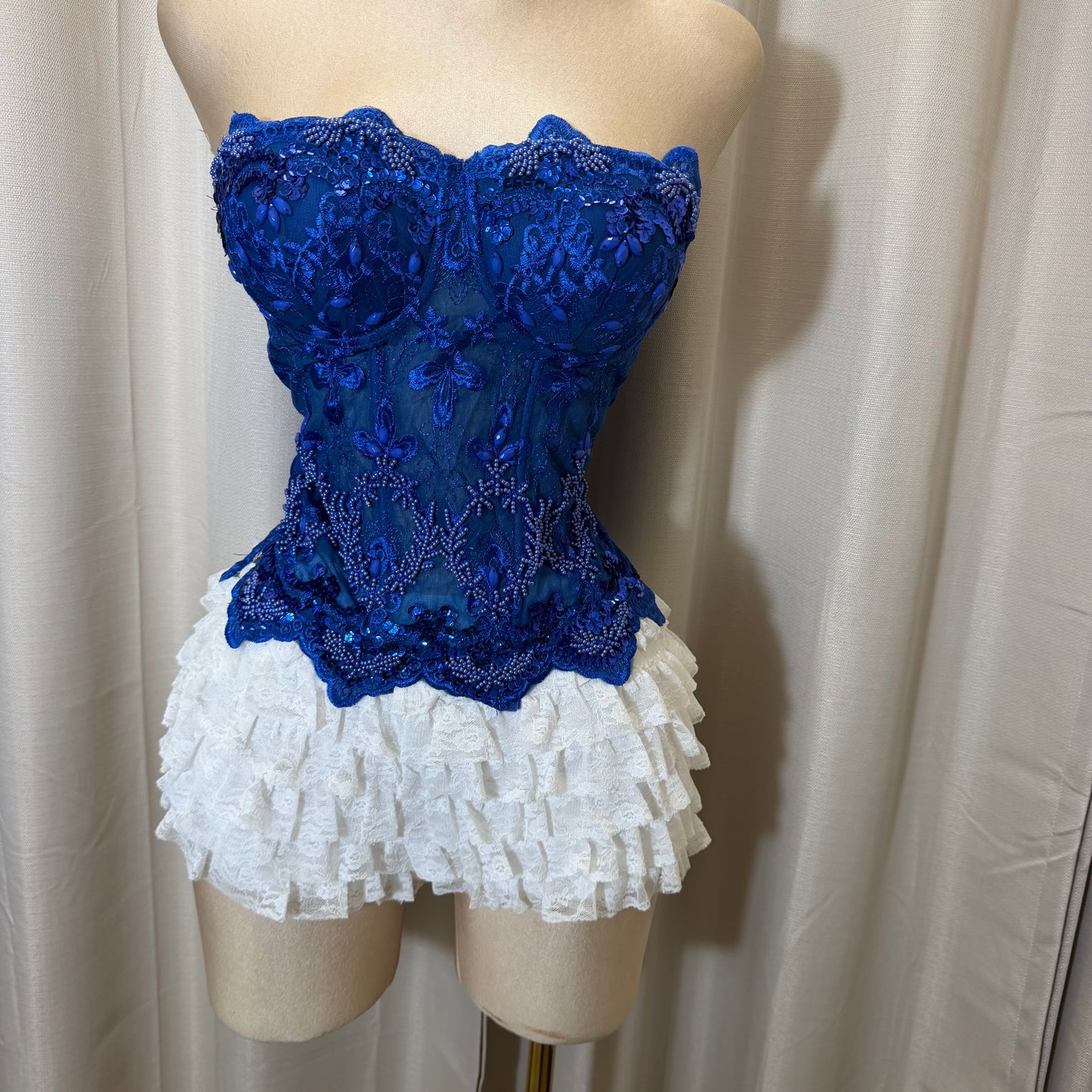 Ruffle Shorts-White