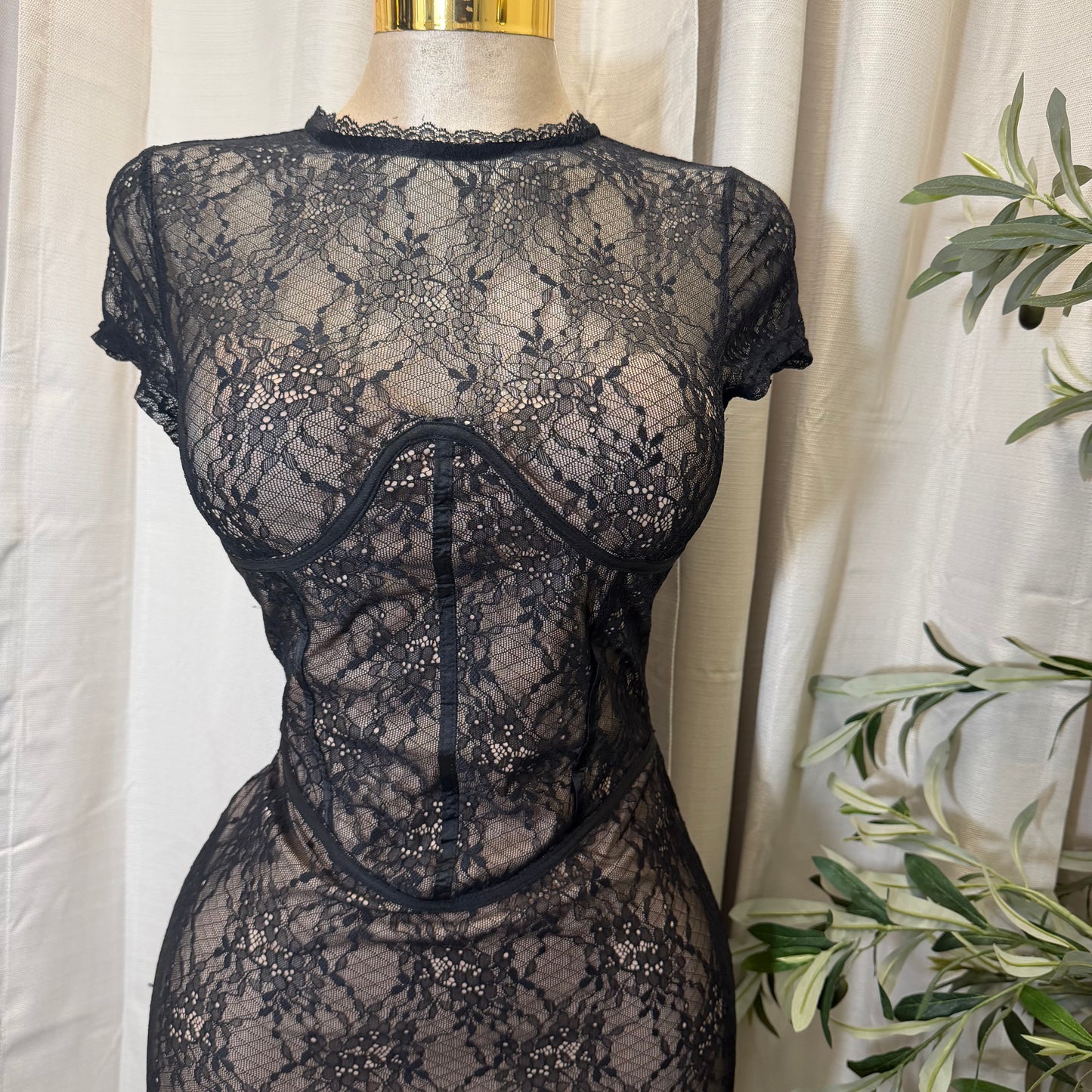 Lace Short Sleeve Midi Dress-Black